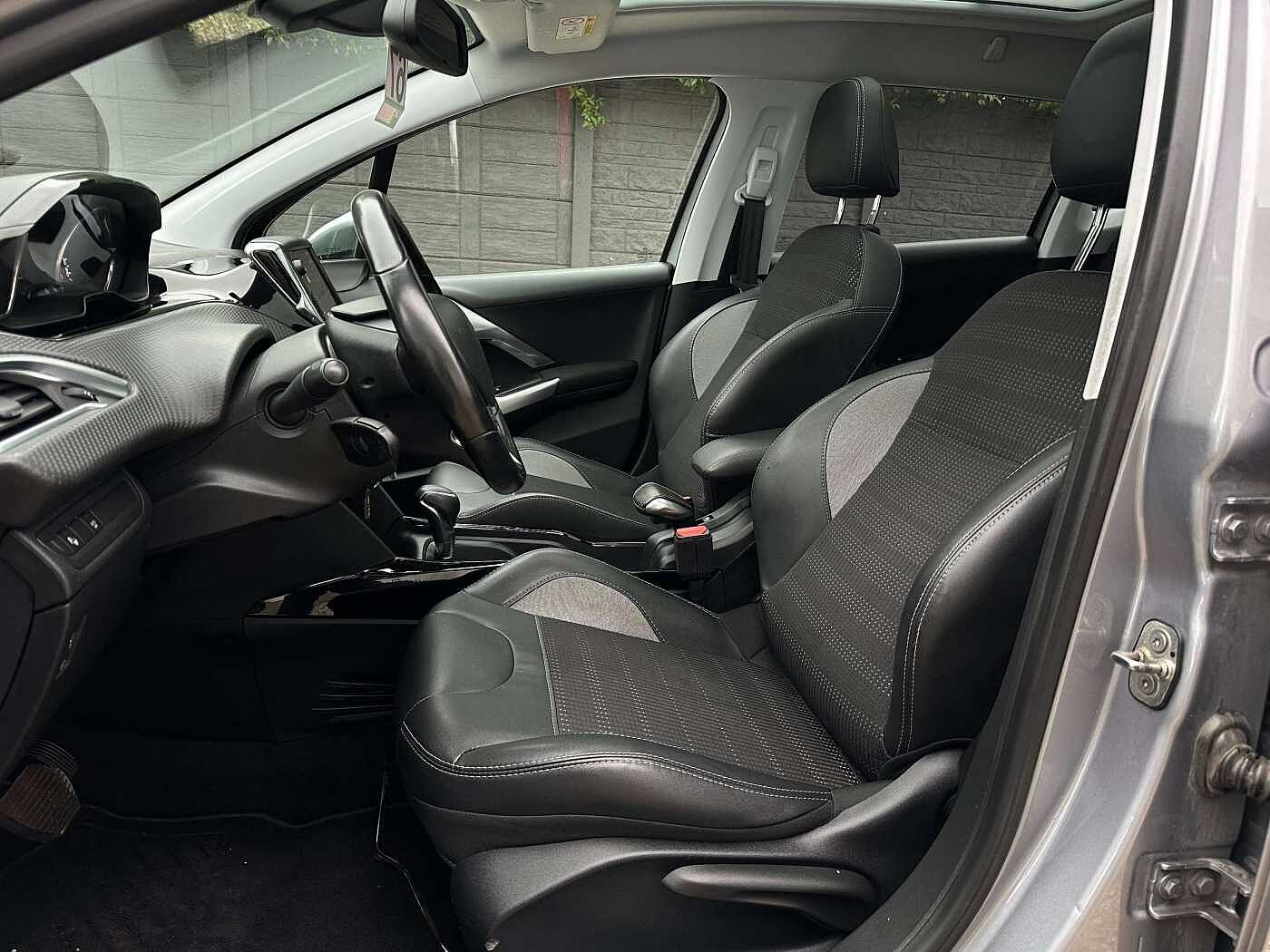 Peugeot 2008 1.5 BlueHDi BTE AUTO Allure S CUIR/LED/PANORAM/CAM