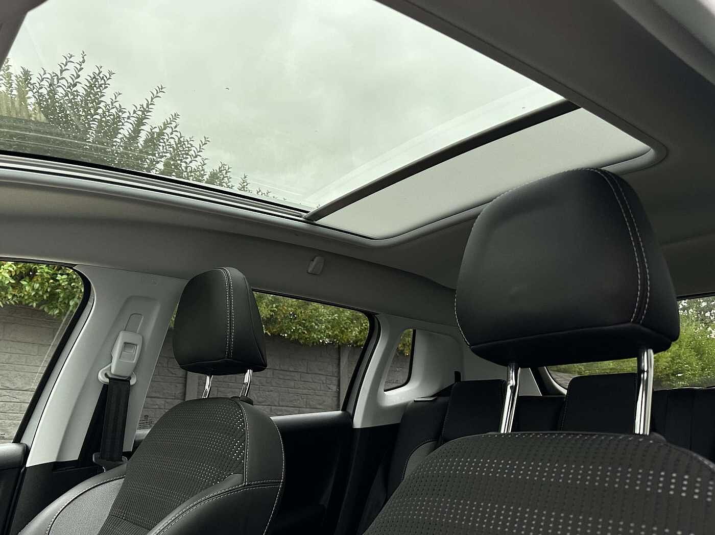 Peugeot 2008 1.5 BlueHDi BTE AUTO Allure S CUIR/LED/PANORAM/CAM