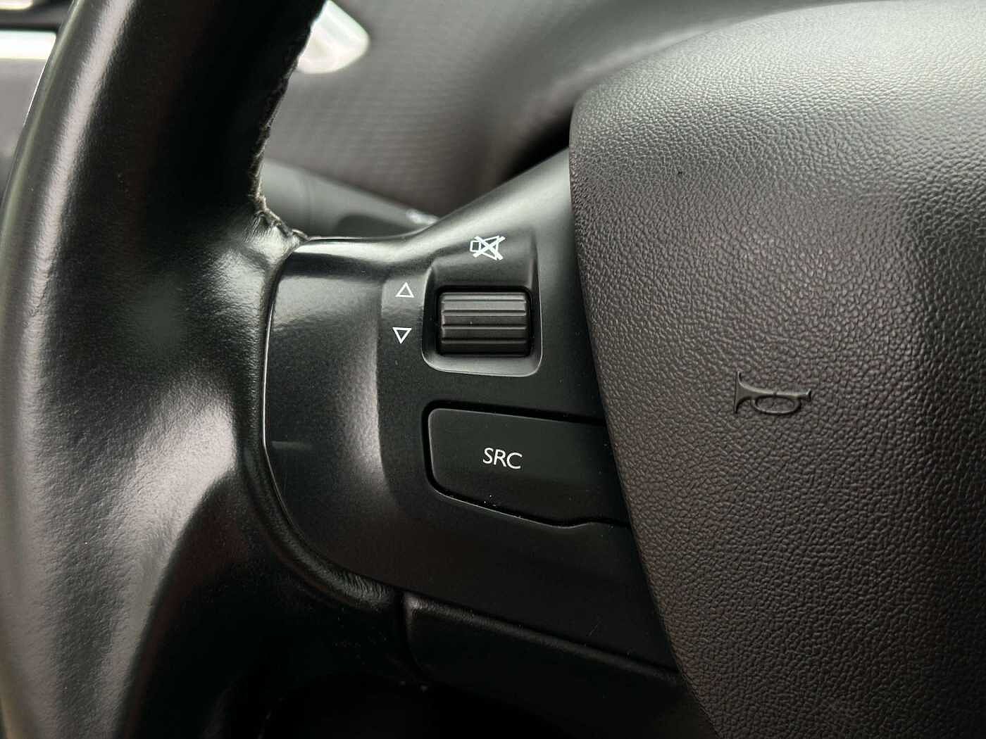 Peugeot 2008 1.5 BlueHDi BTE AUTO Allure S CUIR/LED/PANORAM/CAM