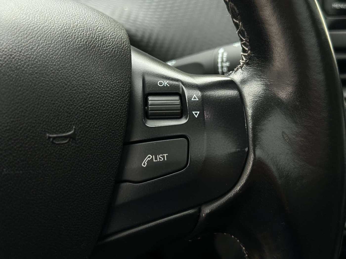 Peugeot 2008 1.5 BlueHDi BTE AUTO Allure S CUIR/LED/PANORAM/CAM