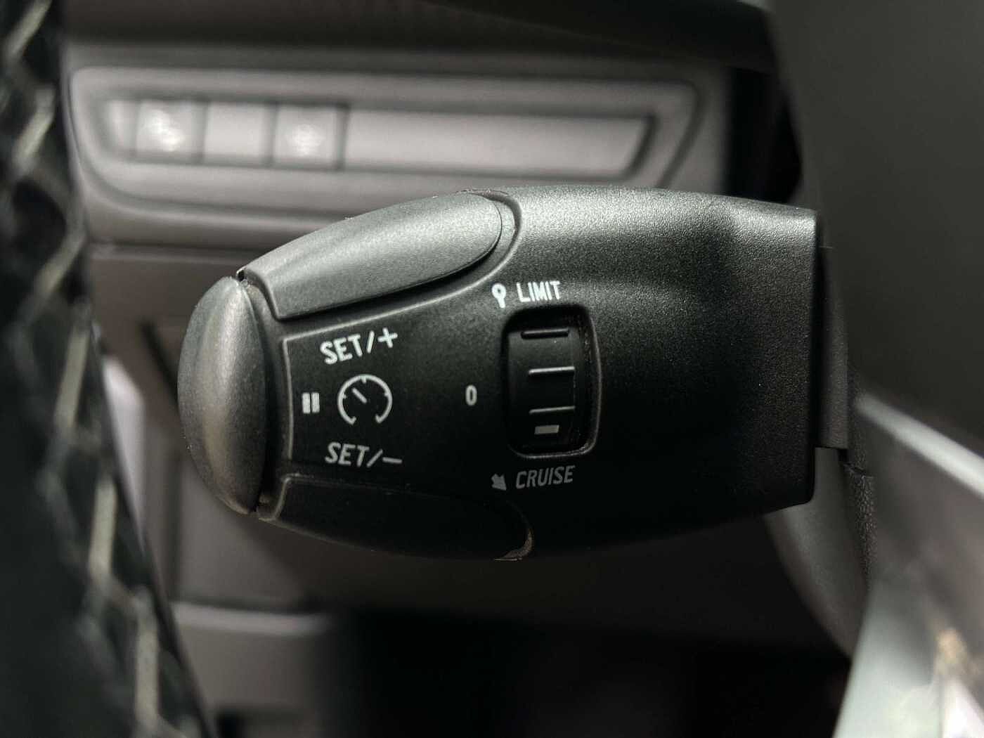 Peugeot 2008 1.5 BlueHDi BTE AUTO Allure S CUIR/LED/PANORAM/CAM