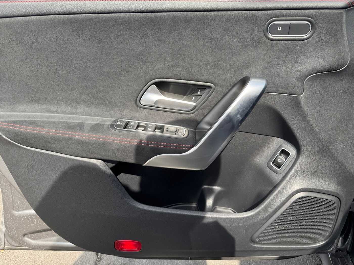 Mercedes-Benz CLA 180  Coupé AMG Line