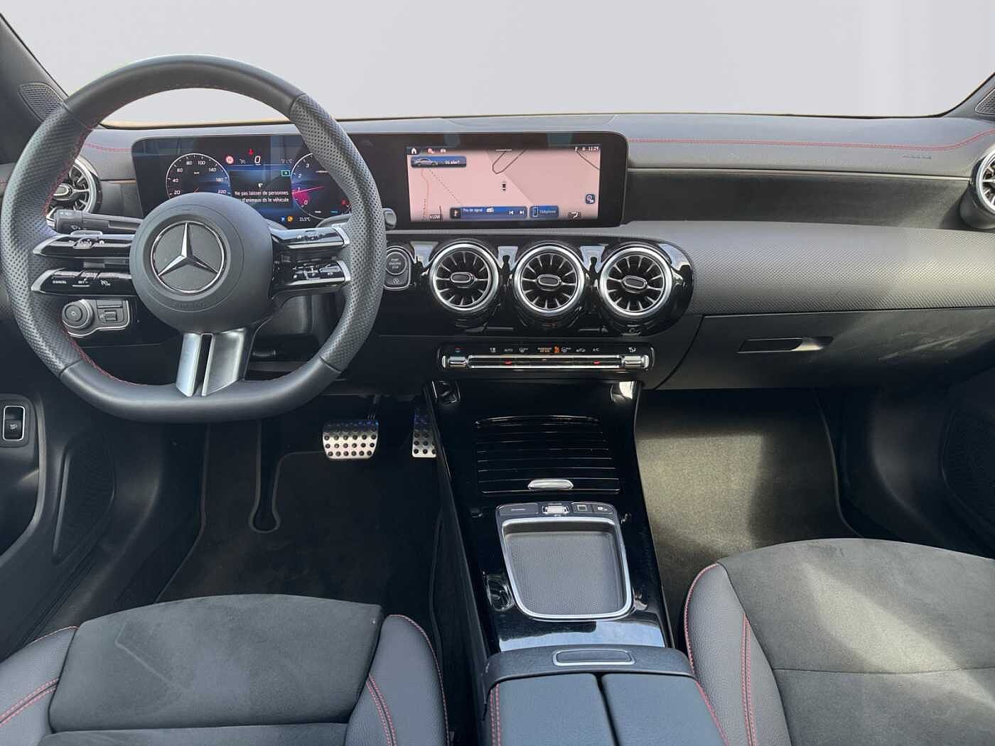Mercedes-Benz CLA 180  Coupé AMG Line