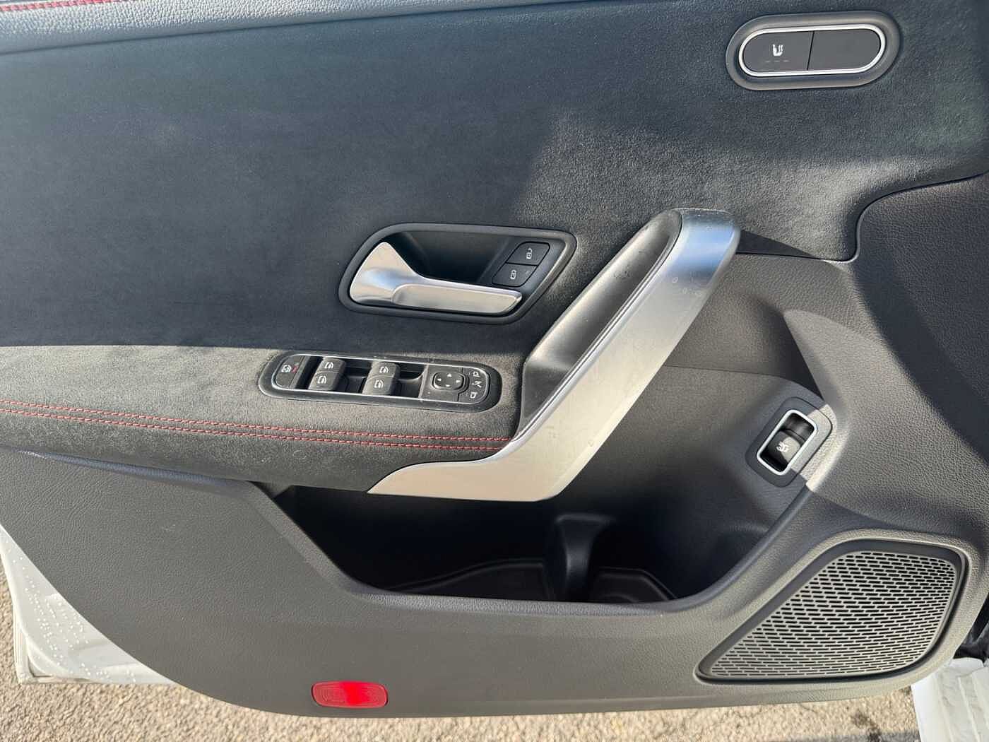Mercedes-Benz CLA 180 Shooting Brake  AMG Line
