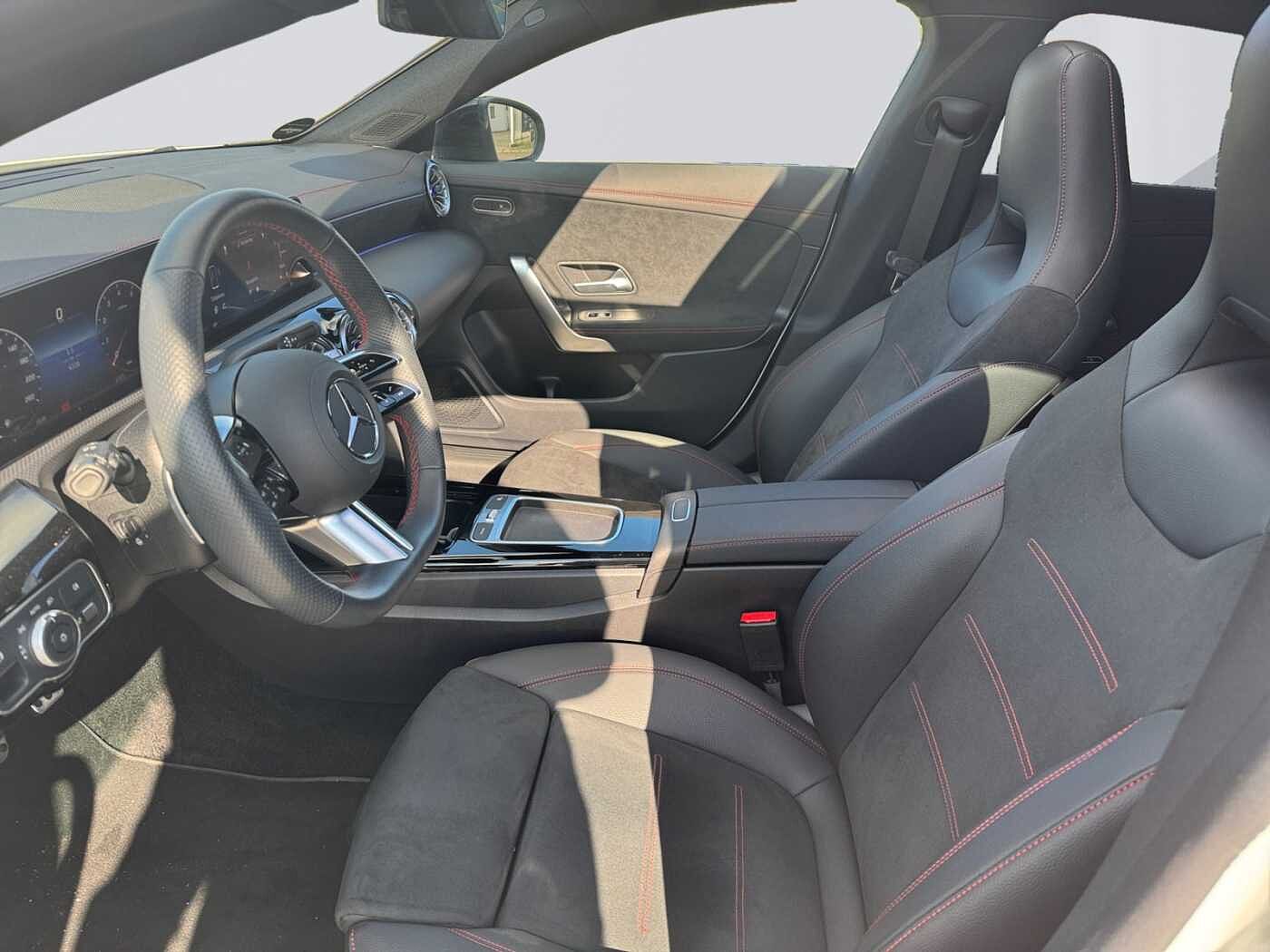 Mercedes-Benz CLA 180 Shooting Brake  AMG Line