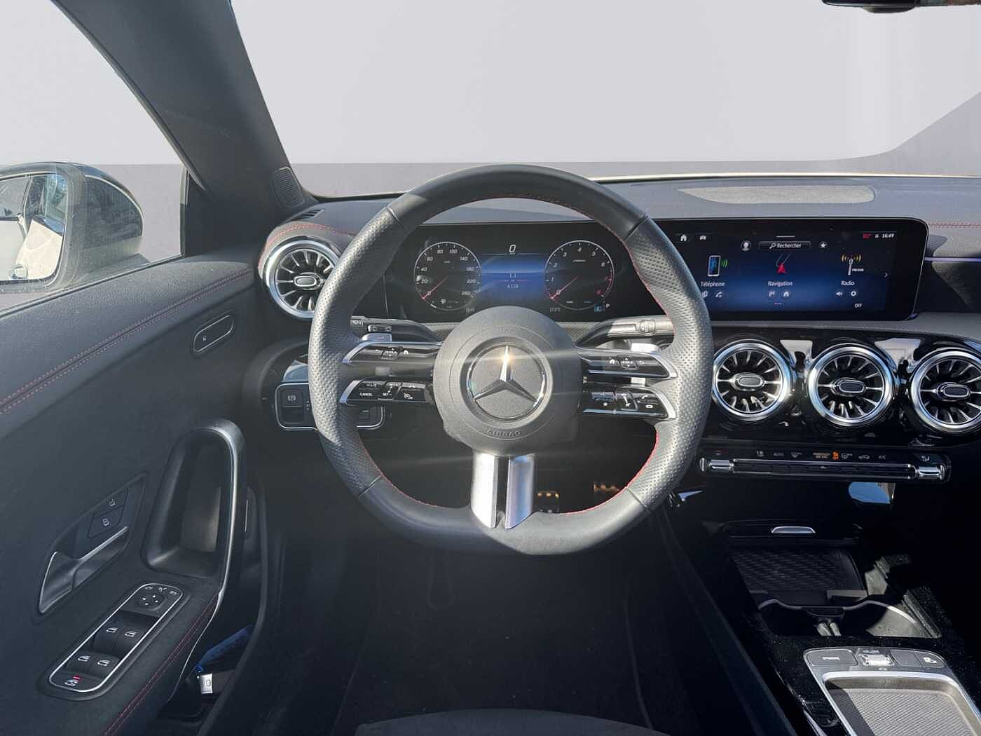 Mercedes-Benz CLA 180 Shooting Brake  AMG Line