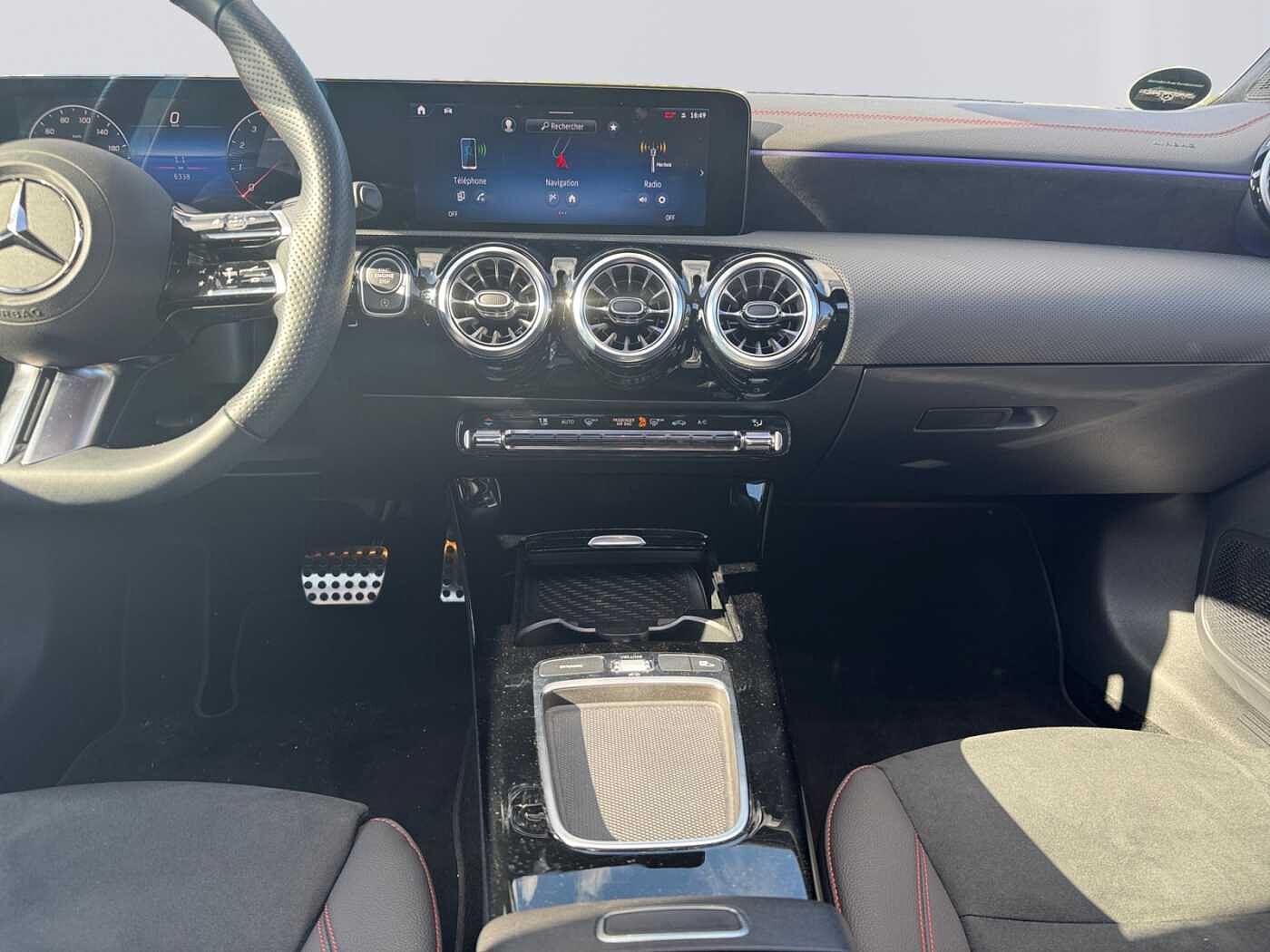 Mercedes-Benz CLA 180 Shooting Brake  AMG Line