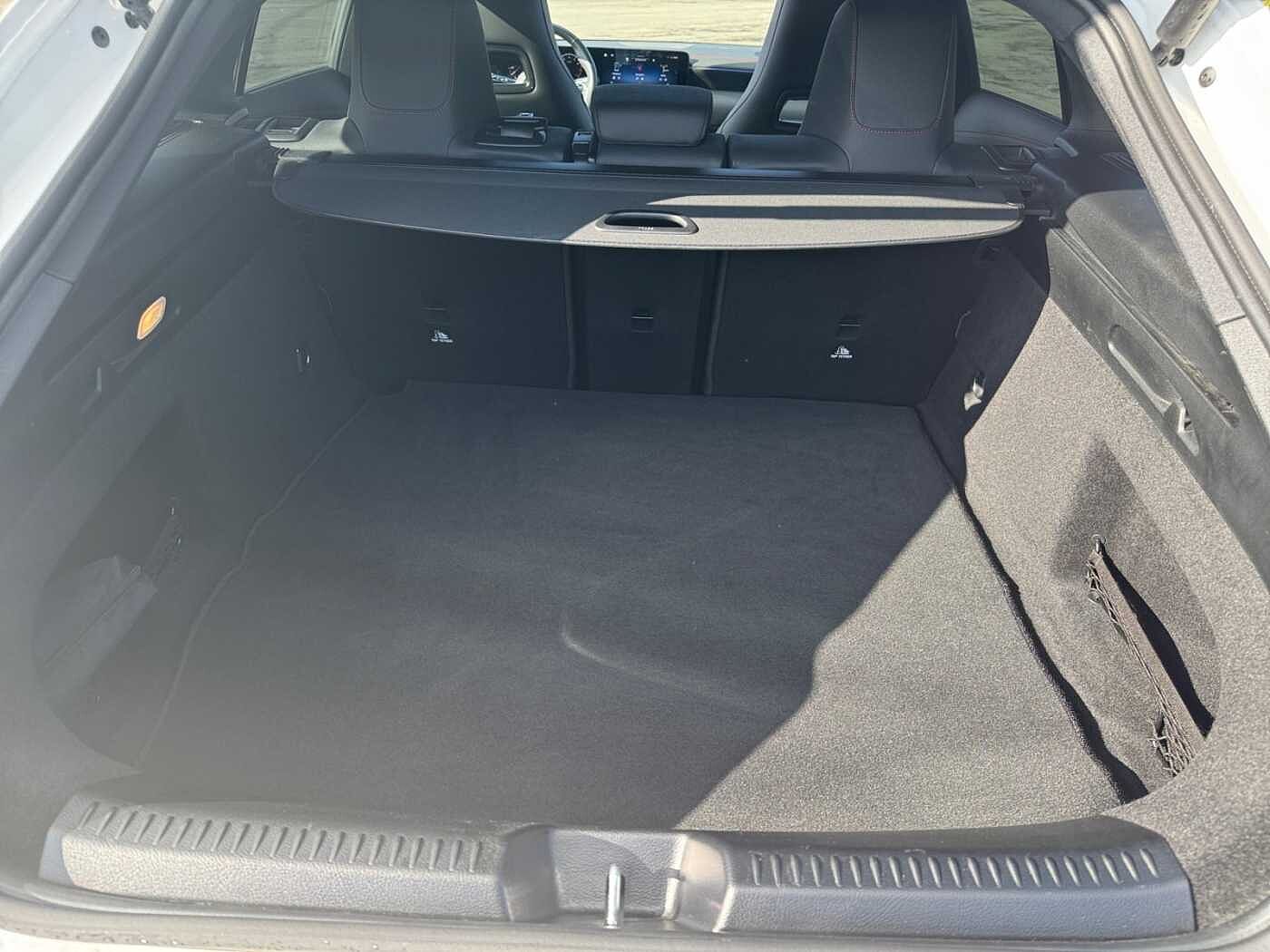 Mercedes-Benz CLA 180 Shooting Brake  AMG Line