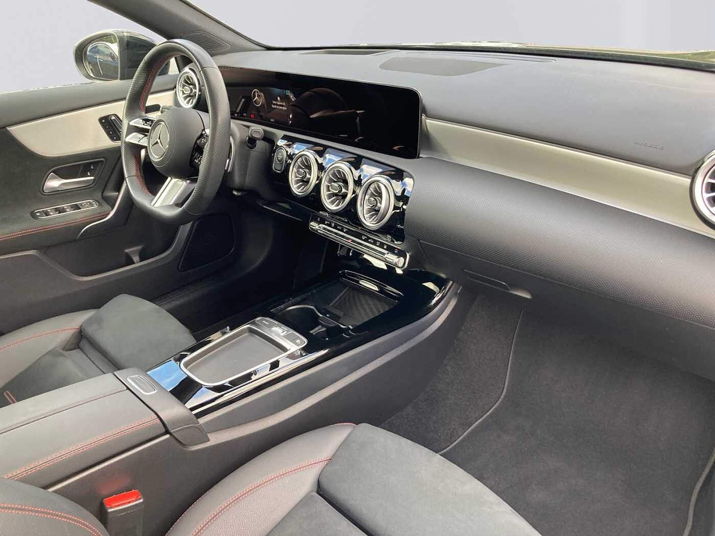 Mercedes-Benz A 250  e Berline AMG Line
