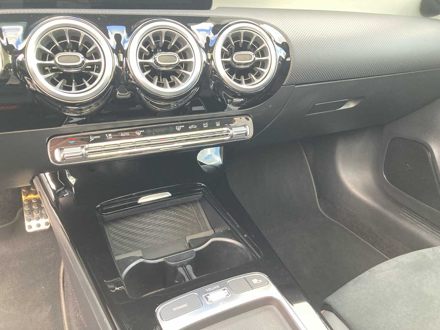 Mercedes-Benz A 250  e Berline AMG Line