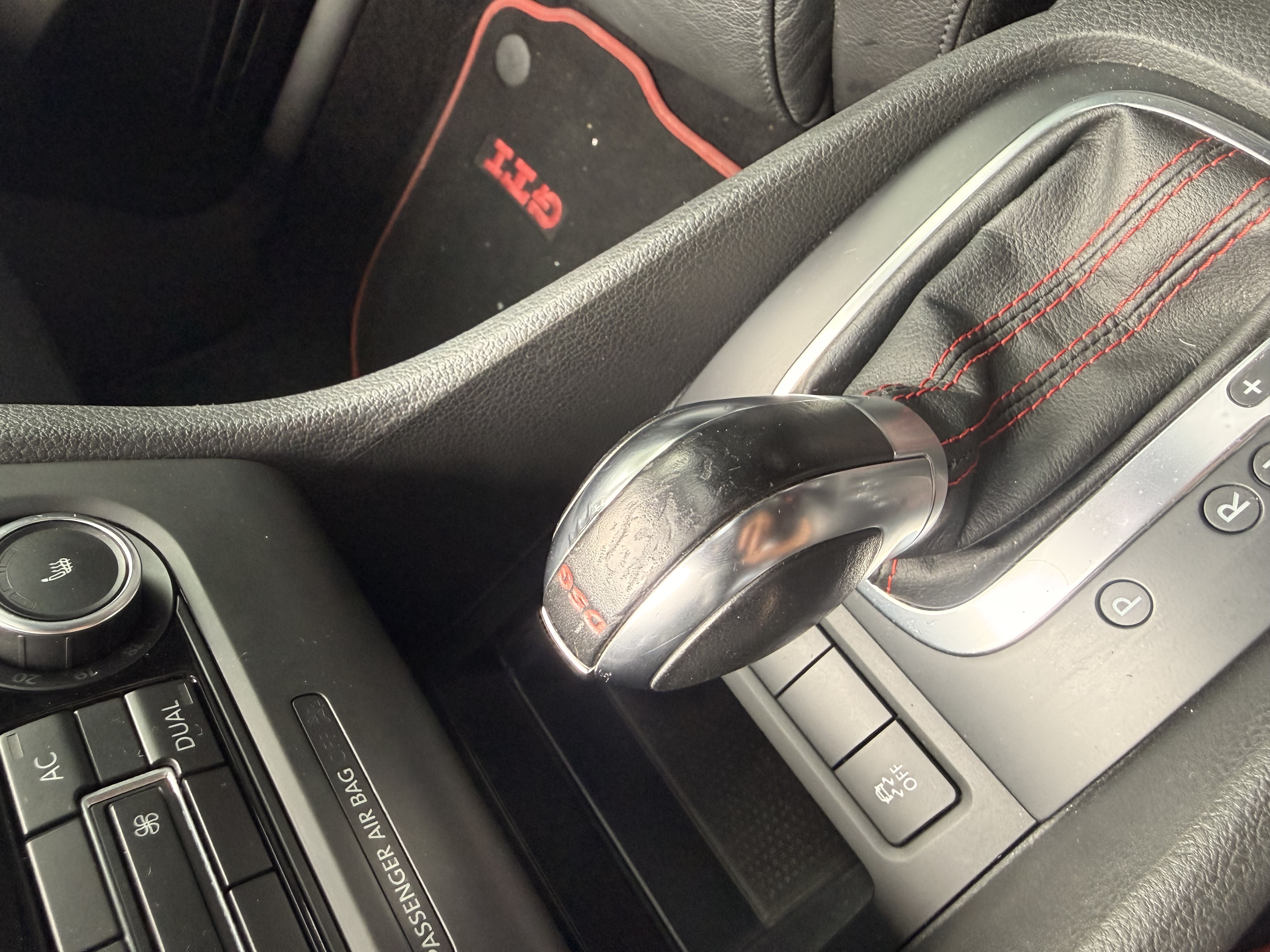 Volkswagen Golf VI 2.0 T 210 GTI DSG6 5P