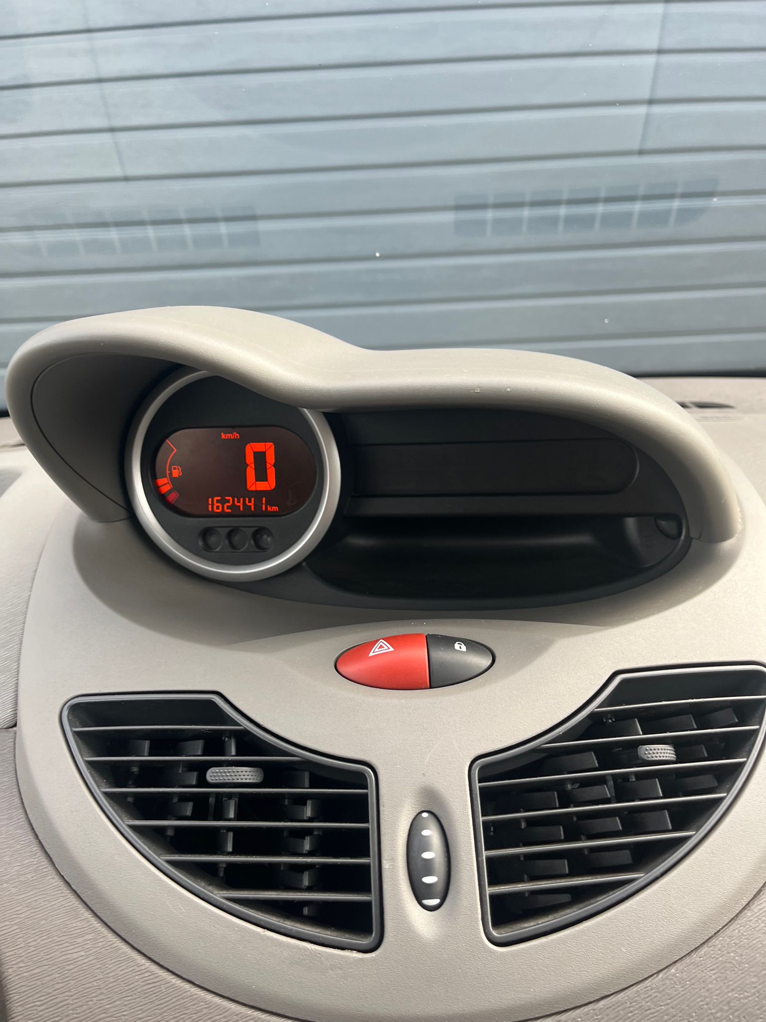 Renault Twingo 2 TREND 1.5 DCI 65CH