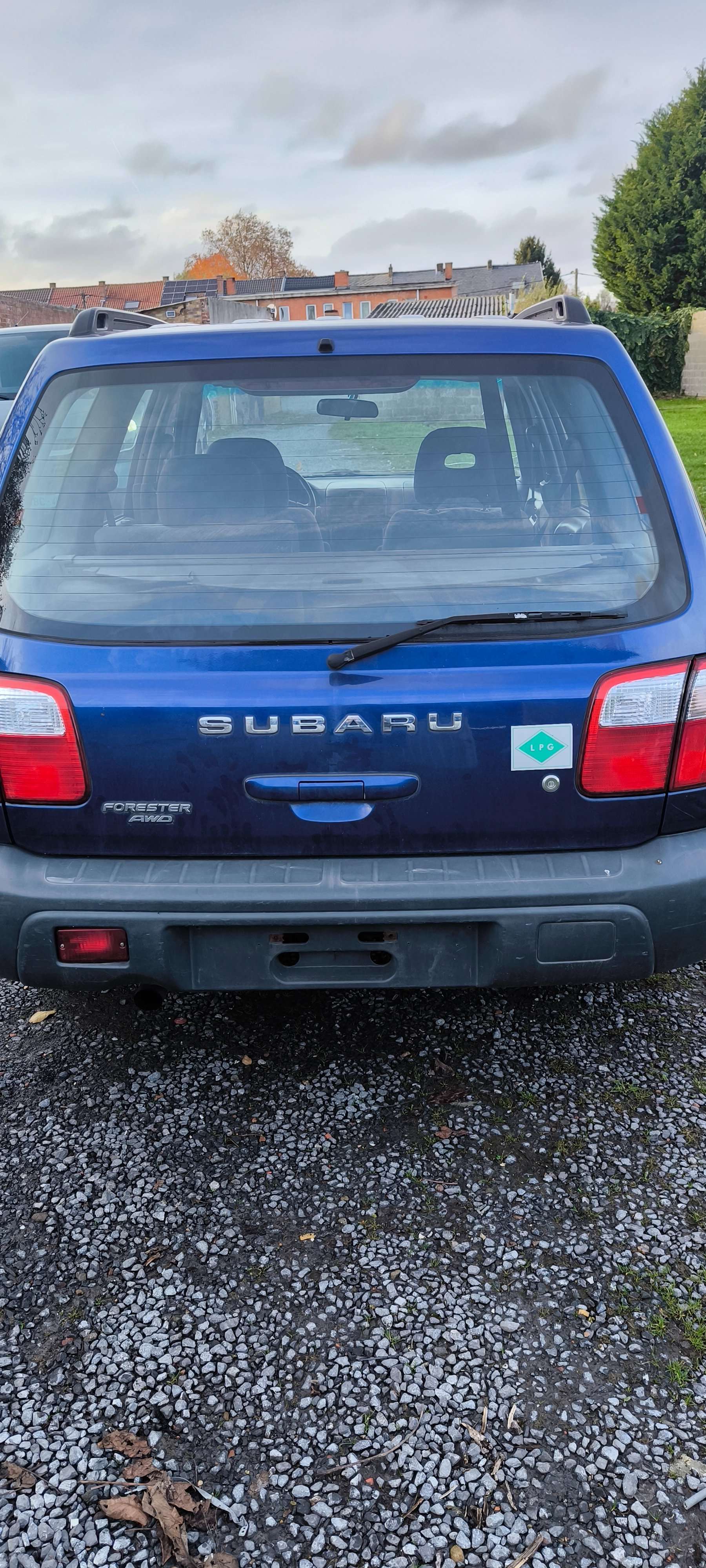 Subaru Forester 2.0 essence 2001 218000 boite automatique