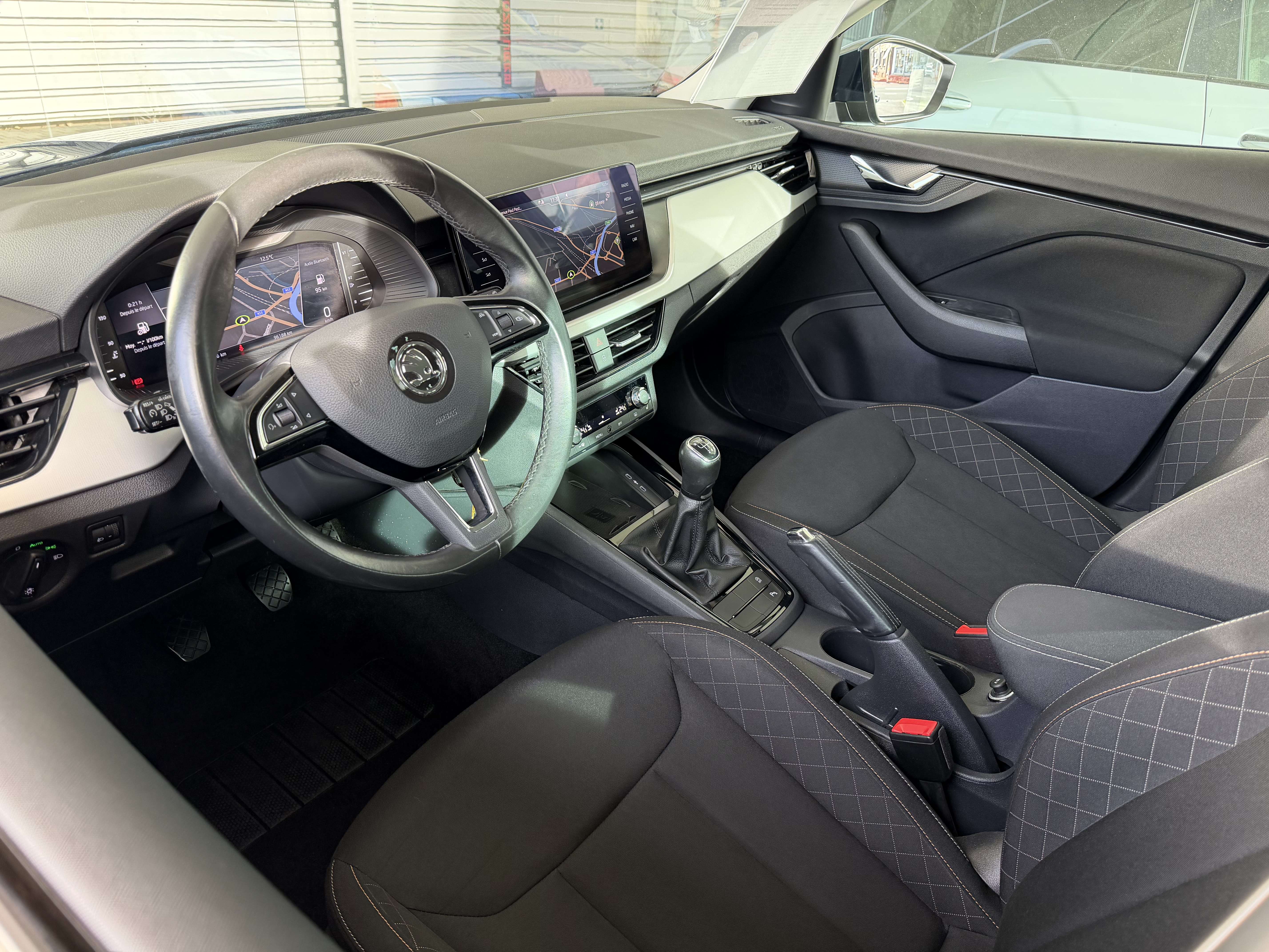Skoda Kamiq 1.6 TDi COCKPIT-GPS-CAMERA-XENON-JA17P-GAR 1AN