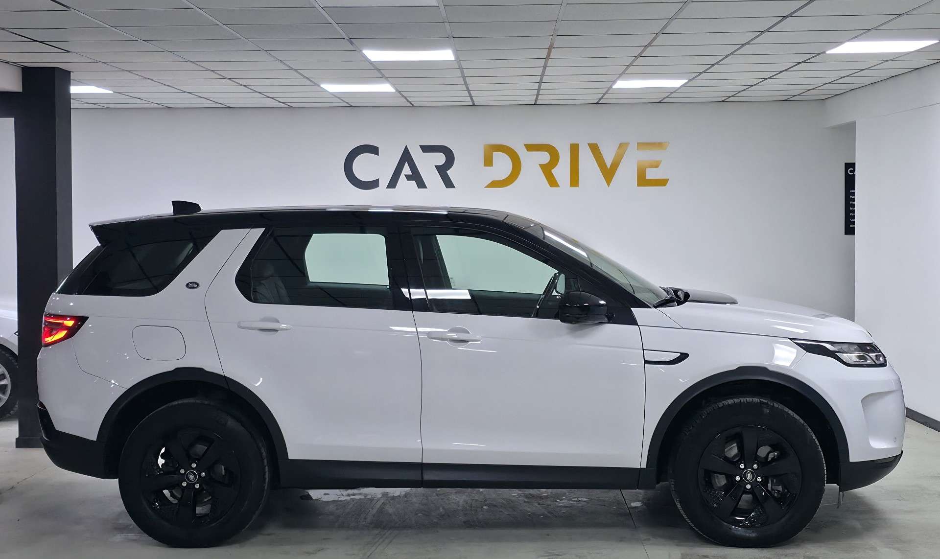 Land Rover Discovery Sport 2.0 TD FACELIFT CAM 360/FULL OPT/1ER PROPRIETAIRE