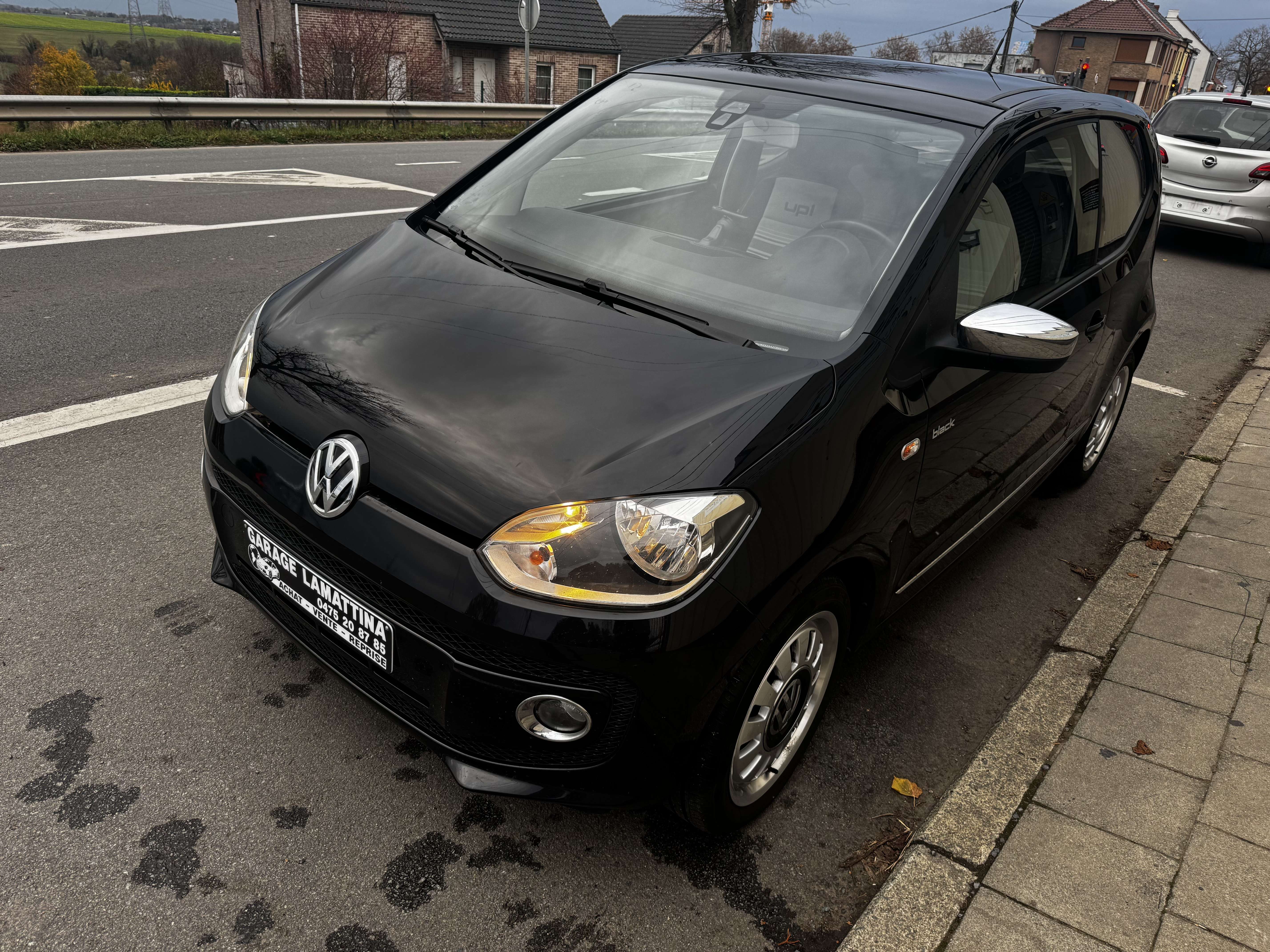 Volkswagen up! Up! 1.0i Black up! BMT 1 an garantie