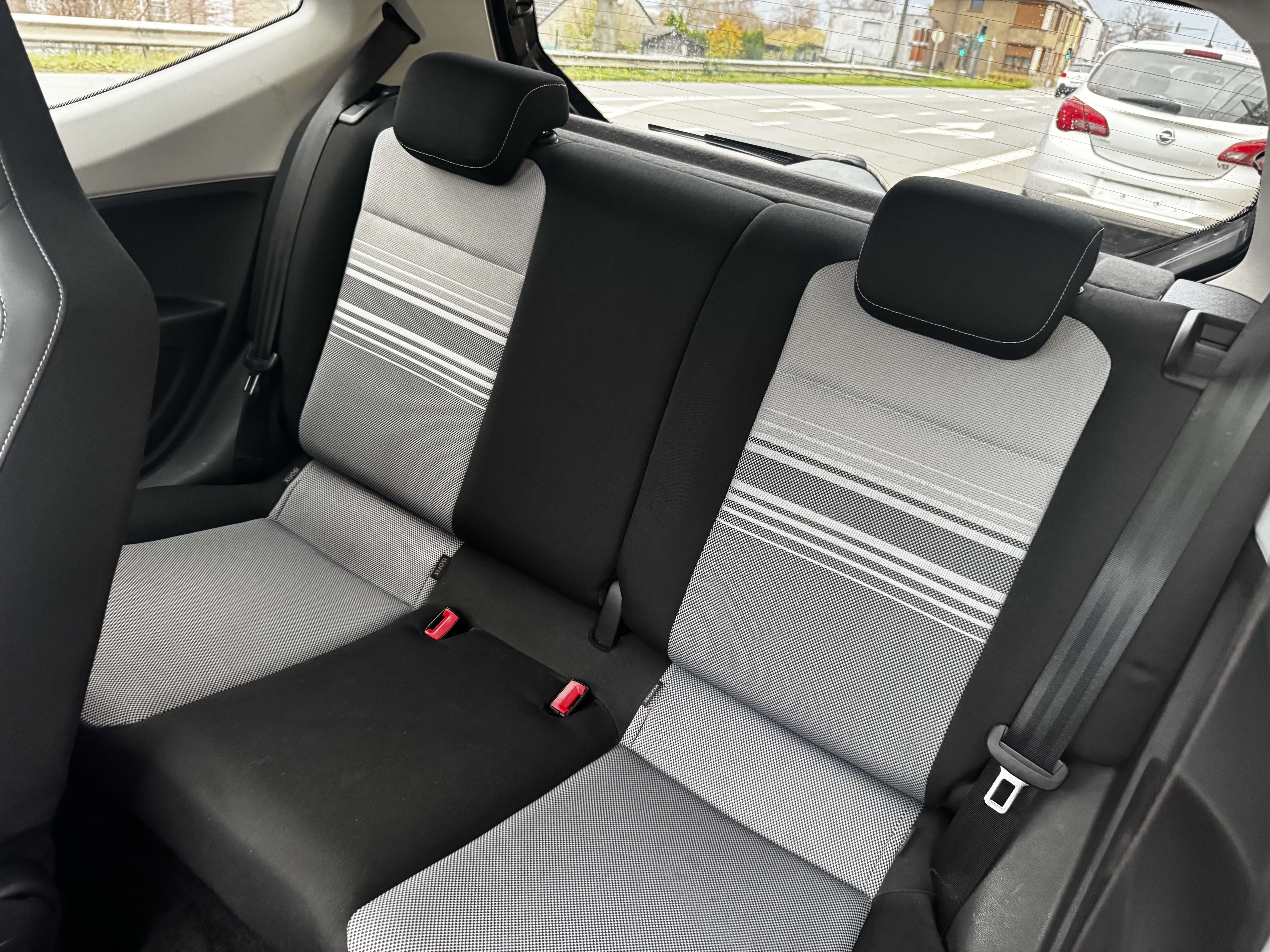 Volkswagen up! Up! 1.0i Black up! BMT 1 an garantie