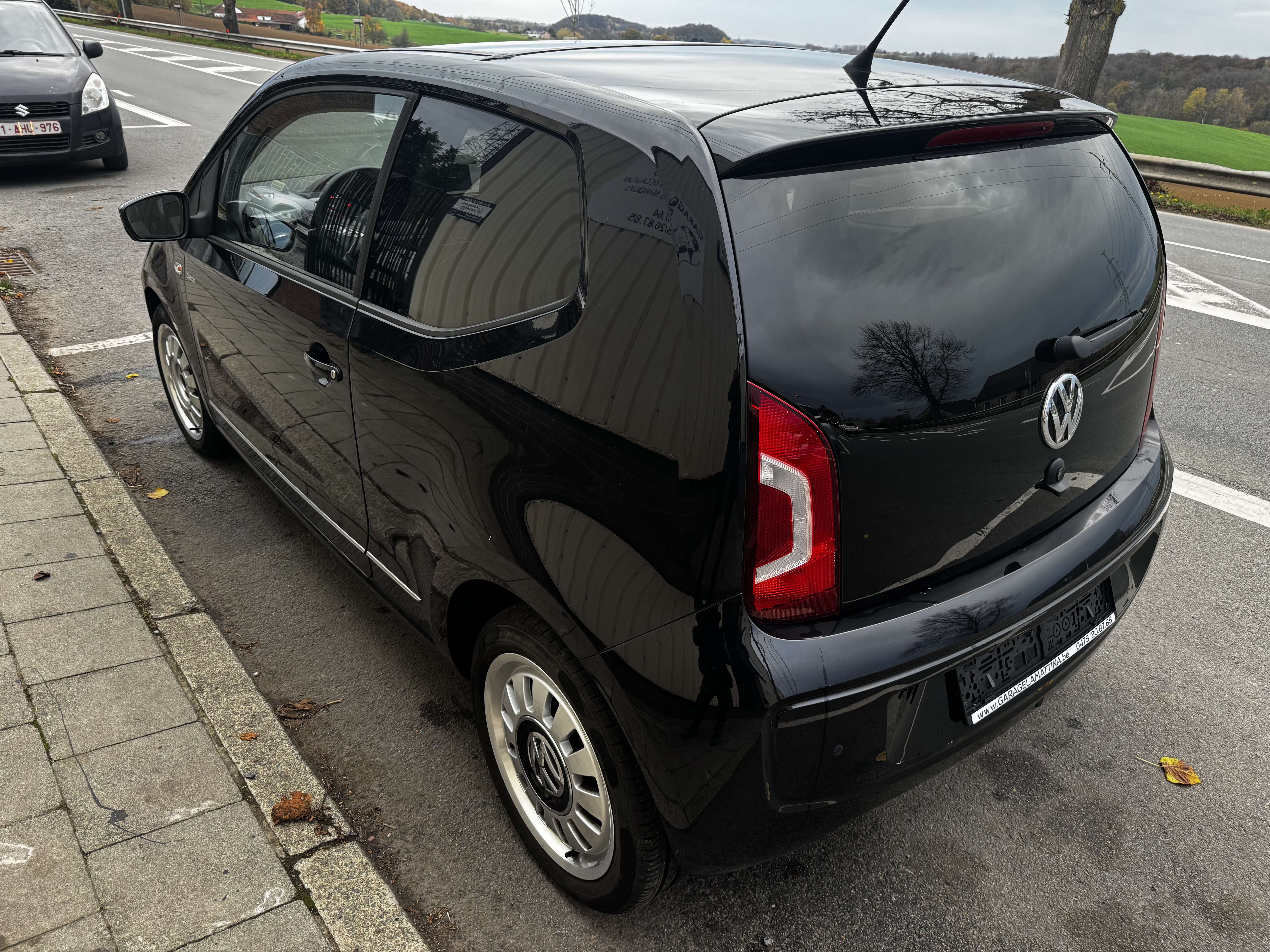 Volkswagen up! Up! 1.0i Black up! BMT 1 an garantie