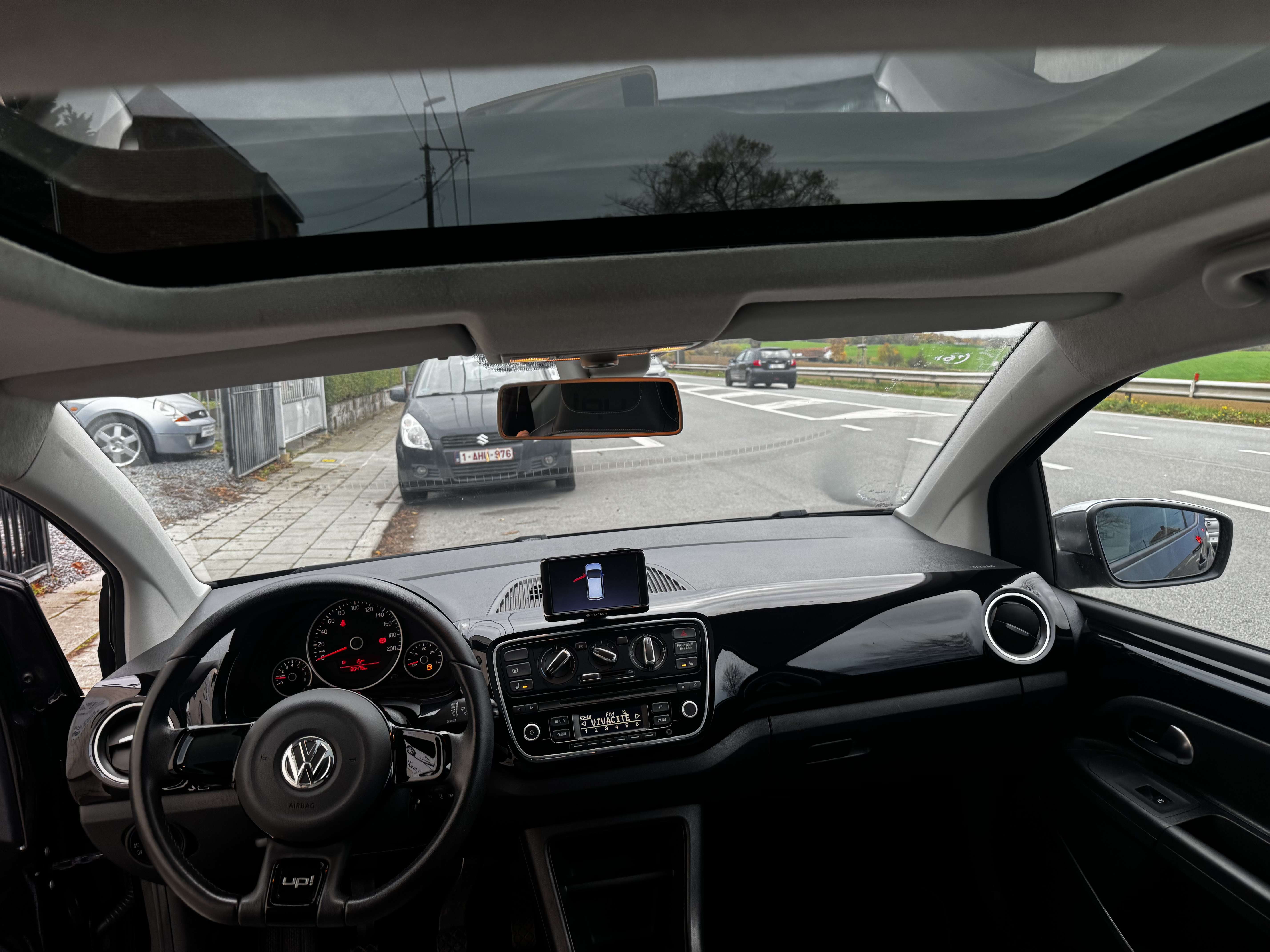 Volkswagen up! Up! 1.0i Black up! BMT 1 an garantie