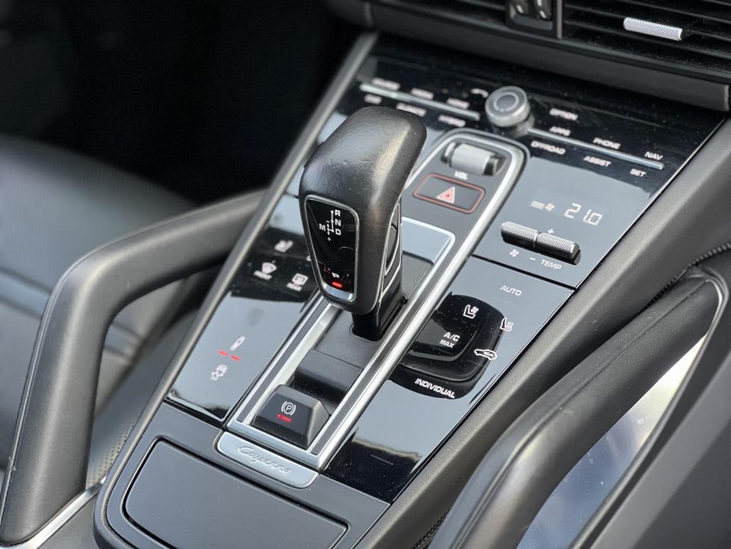 Porsche Cayenne Coupé Turbo S E-Hybrid - Français 1ère main Entretiens Porsche Chrono Céramique