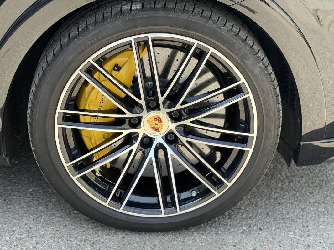 Porsche Cayenne Coupé Turbo S E-Hybrid - Français 1ère main Entretiens Porsche Chrono Céramique