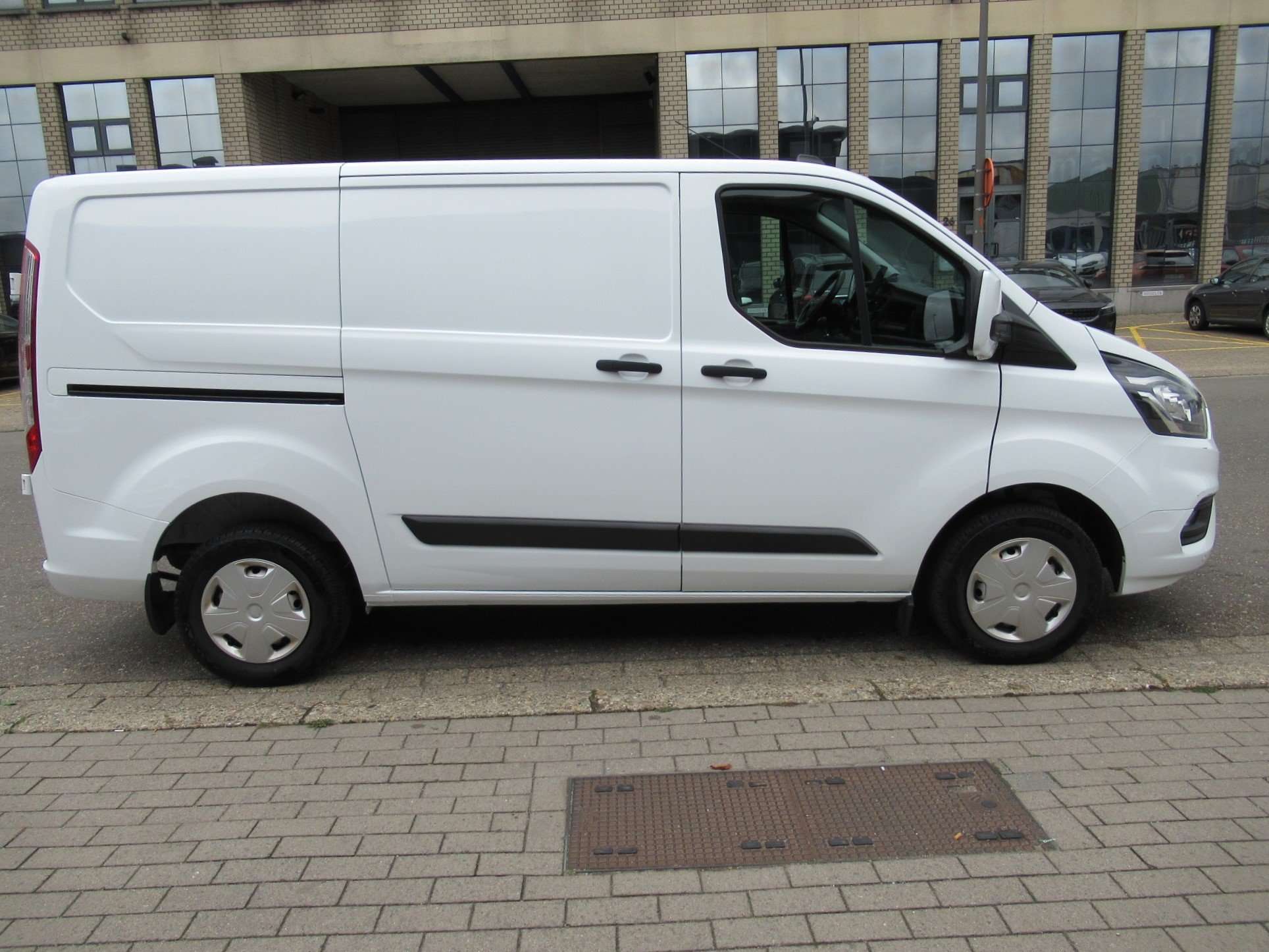 Ford Transit Custom 2.0 TDCI L1H1-3 Plaatsen-Airco-PDC V+A-Cruise