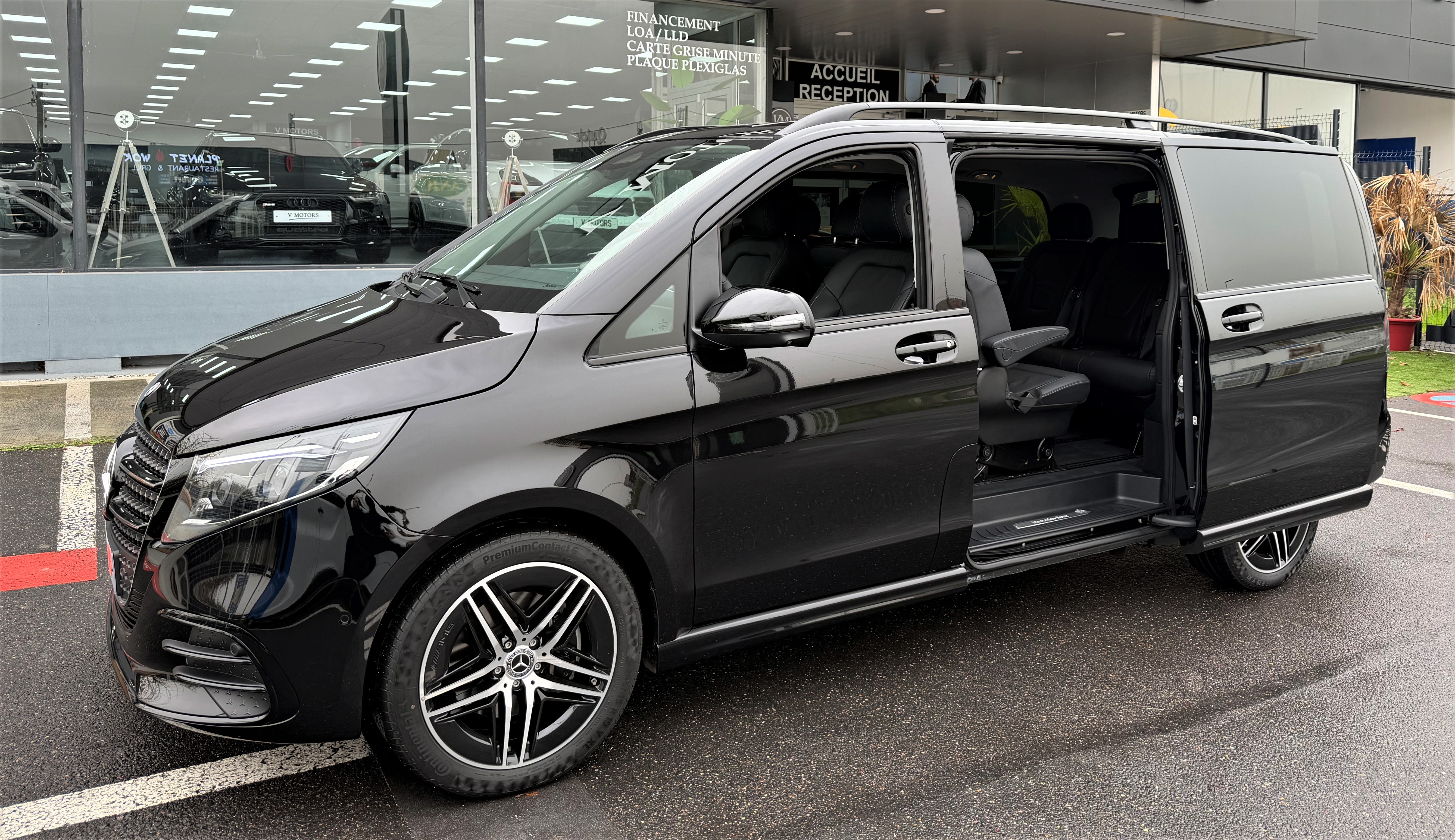 Mercedes-Benz Classe V II (2) LONG 250 d Avantgarde AMG Line Design' New 1er Main