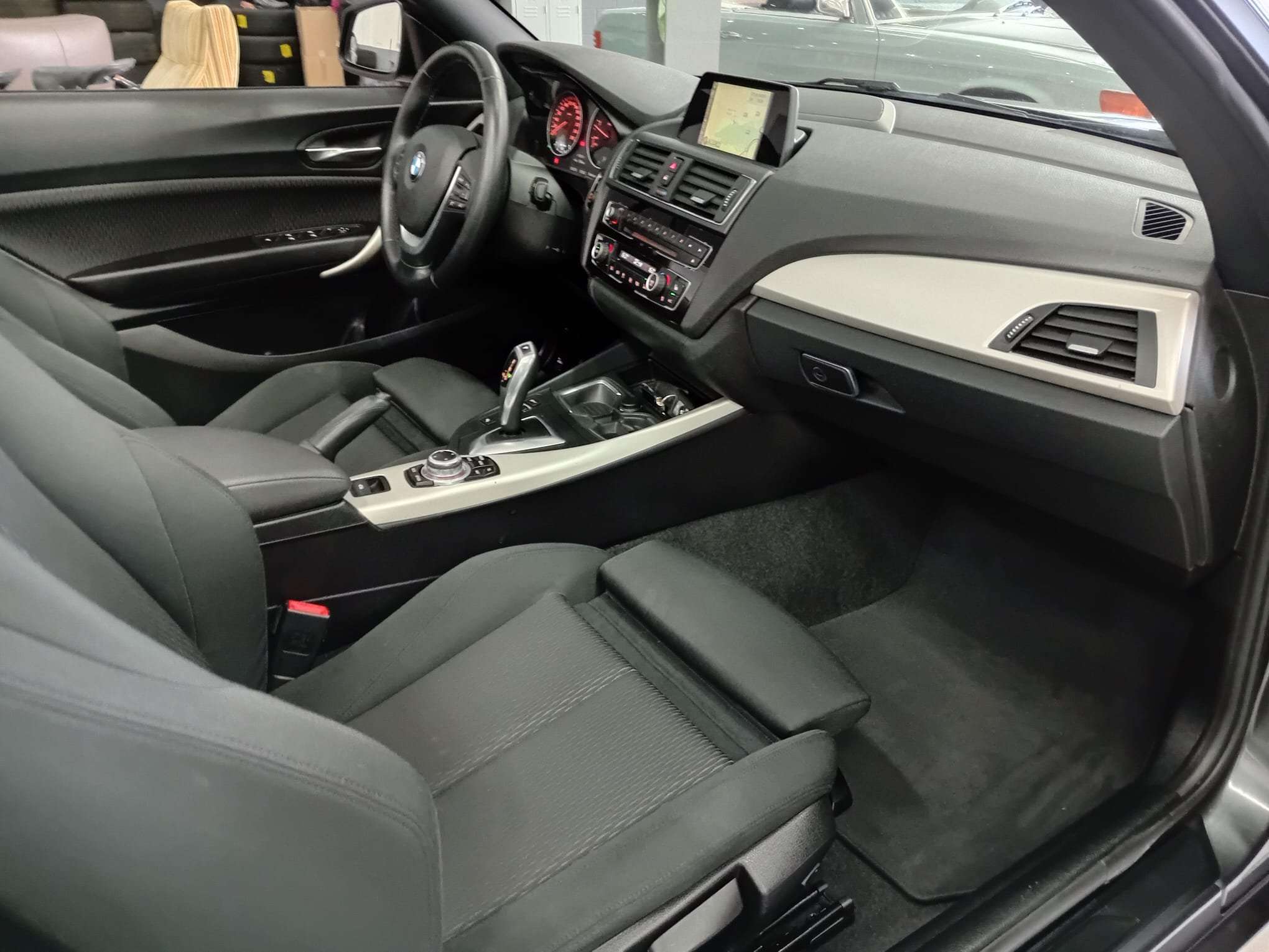 BMW 218 *NAVI*RADAR*JANTES*CAMERA*BT AUTO*NEUVE*