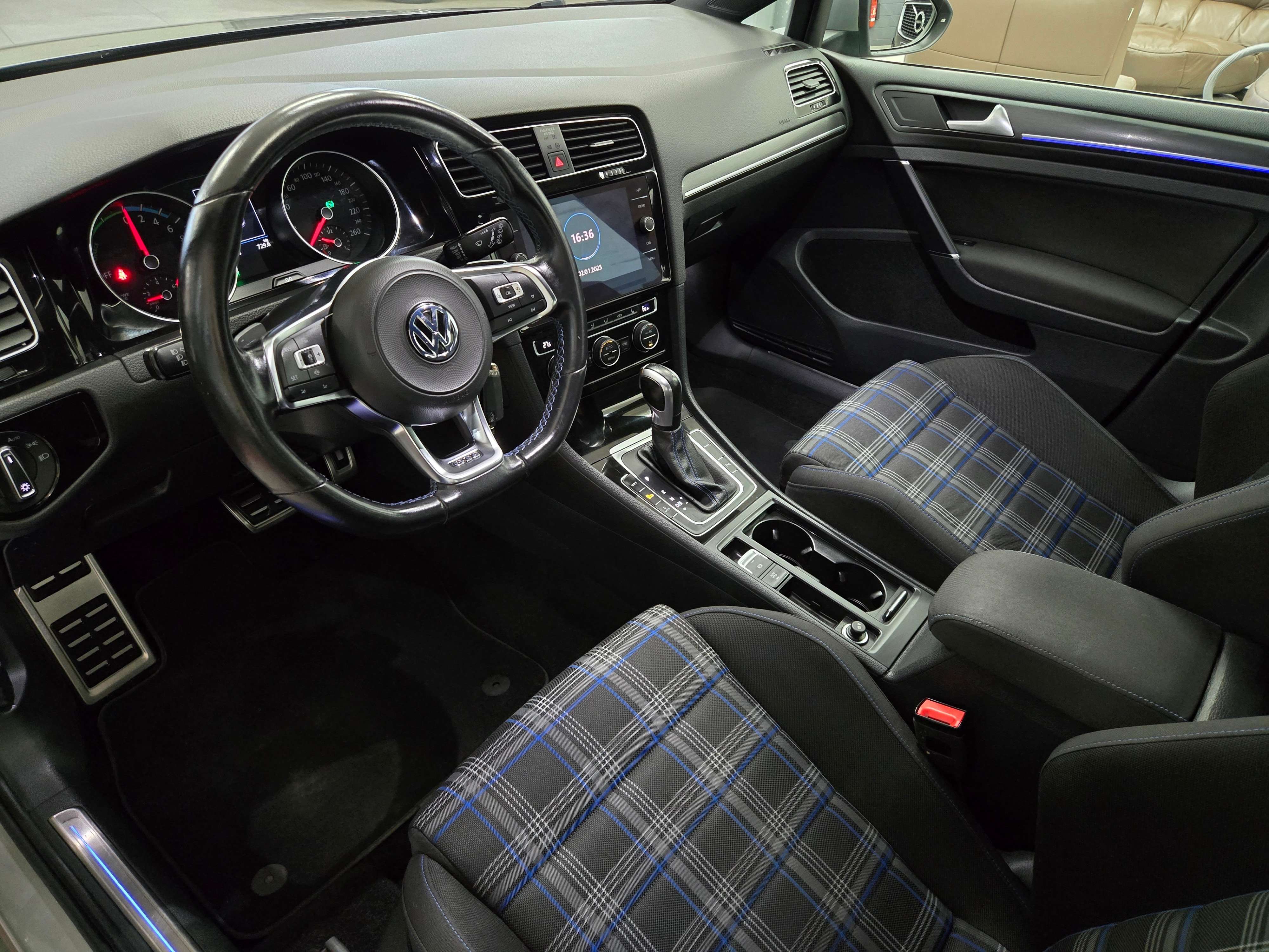 Volkswagen Golf *GTE*TISSUS SPORT*NAVI*CAMERA*LED*SPORT LINE*