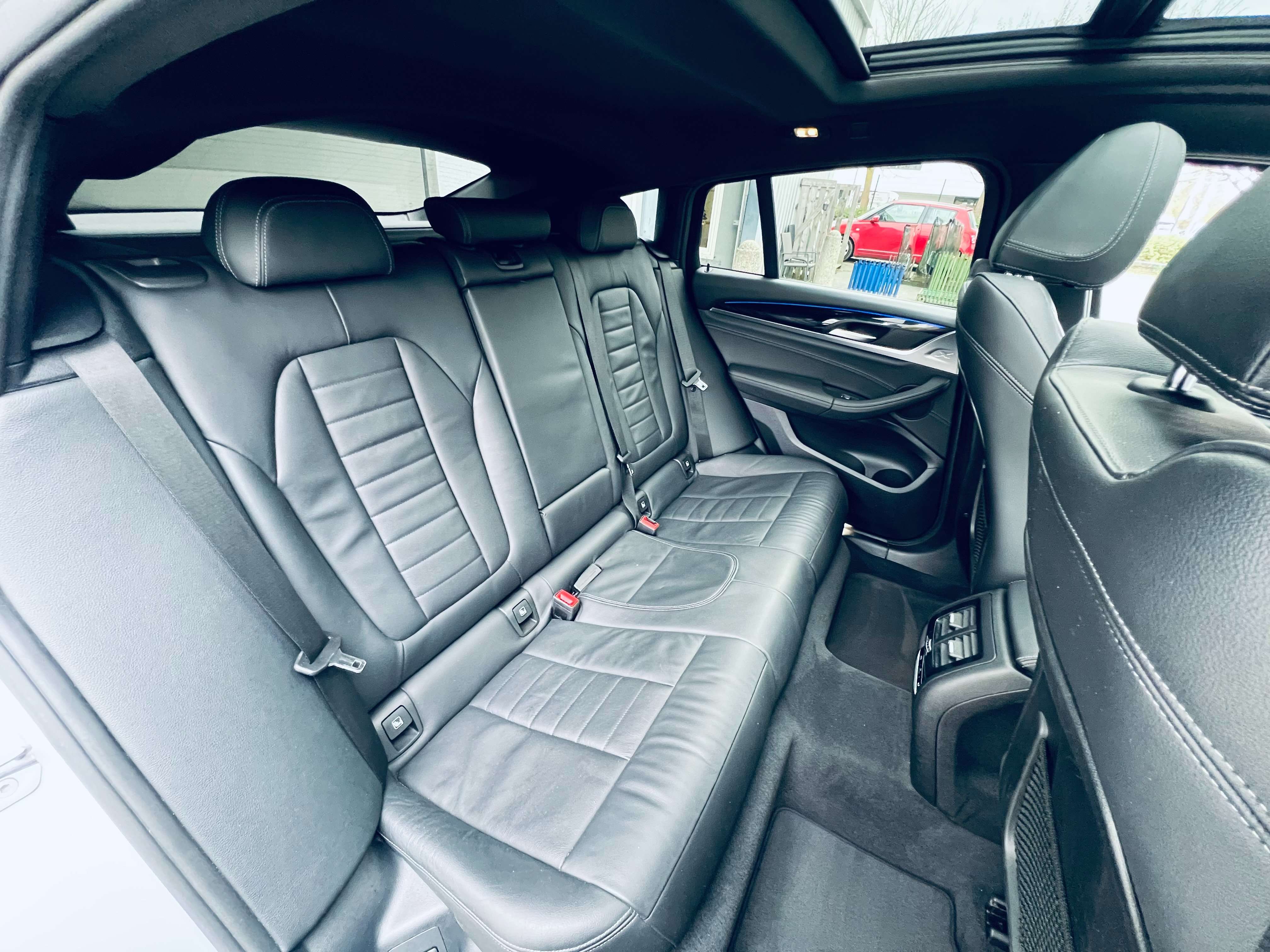 BMW X4 xDrive20iA+PACK M+HUD+PANO+KEYLESS+CARNET+GARANTIE