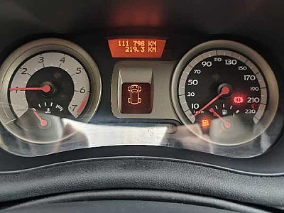 Renault Clio III 1.6 16V 110 DYNAMIQUE 5P
