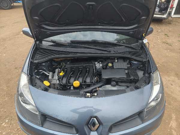 Renault Clio III 1.6 16V 110 DYNAMIQUE 5P
