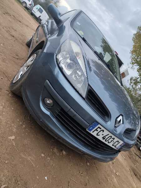 Renault Clio III 1.6 16V 110 DYNAMIQUE 5P