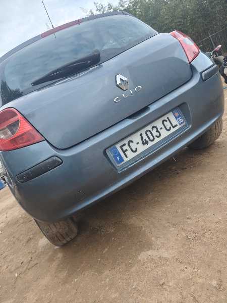 Renault Clio III 1.6 16V 110 DYNAMIQUE 5P