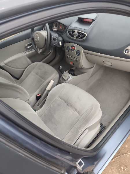 Renault Clio III 1.6 16V 110 DYNAMIQUE 5P
