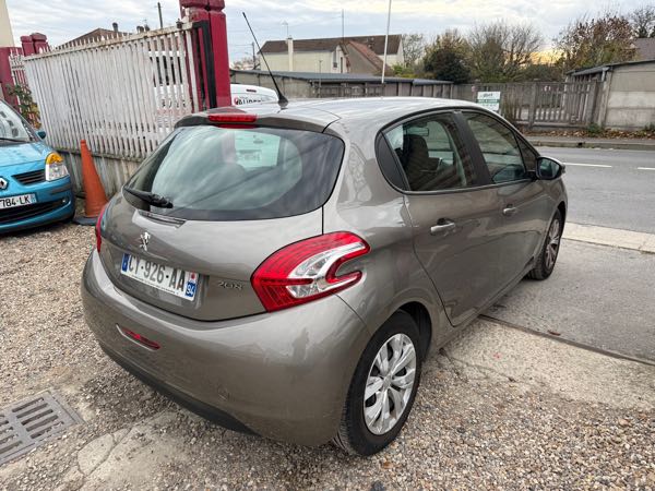 Peugeot 208 1.4 HDI FAP 68 BUSINESS 5P