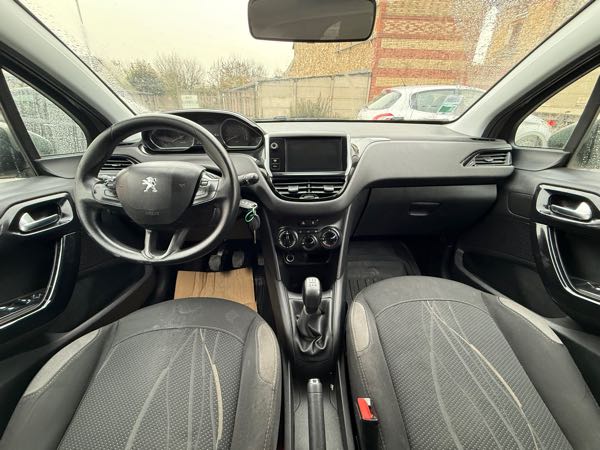 Peugeot 208 1.4 HDI FAP 68 BUSINESS 5P