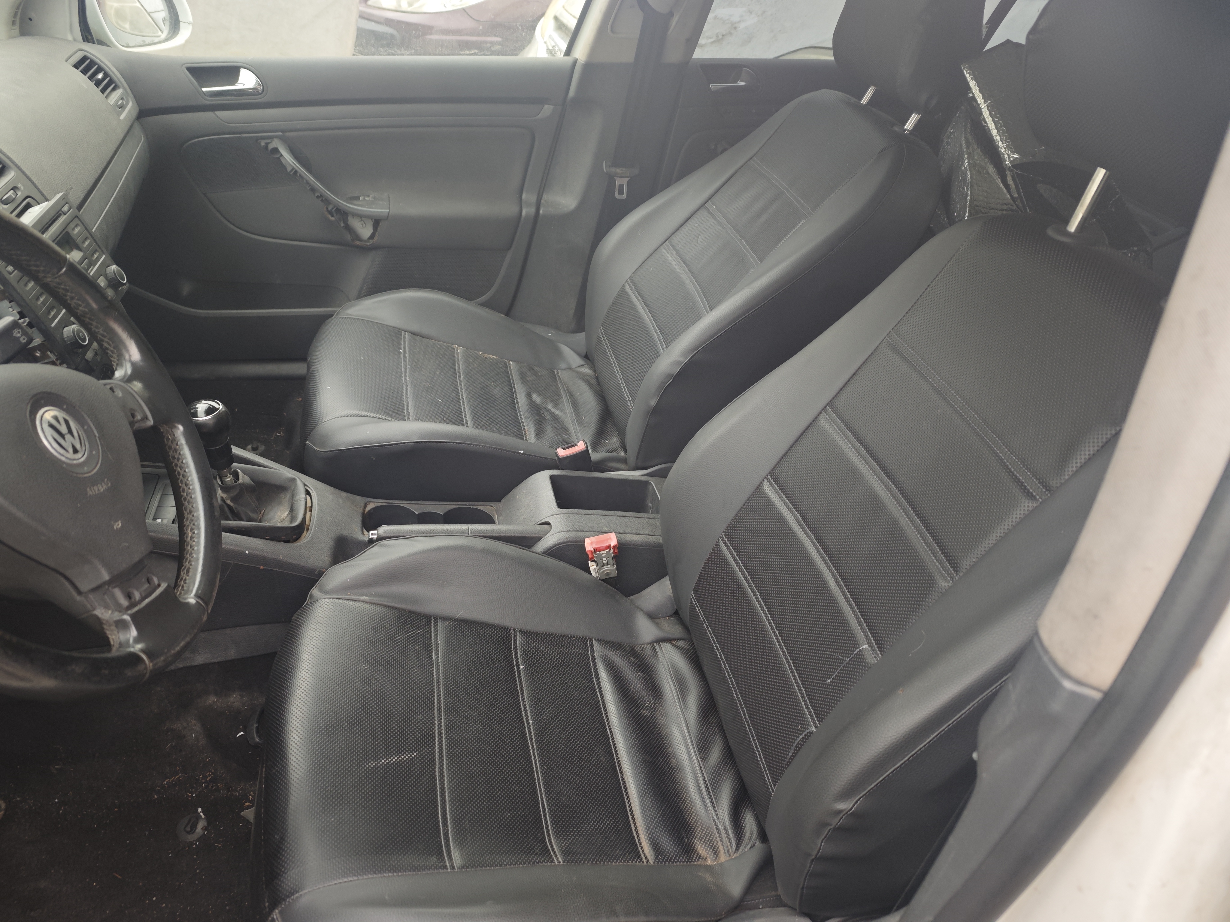 Volkswagen Golf VI 1.6 TDI FAP 105 CONFORTLINE BUSINESS 5P