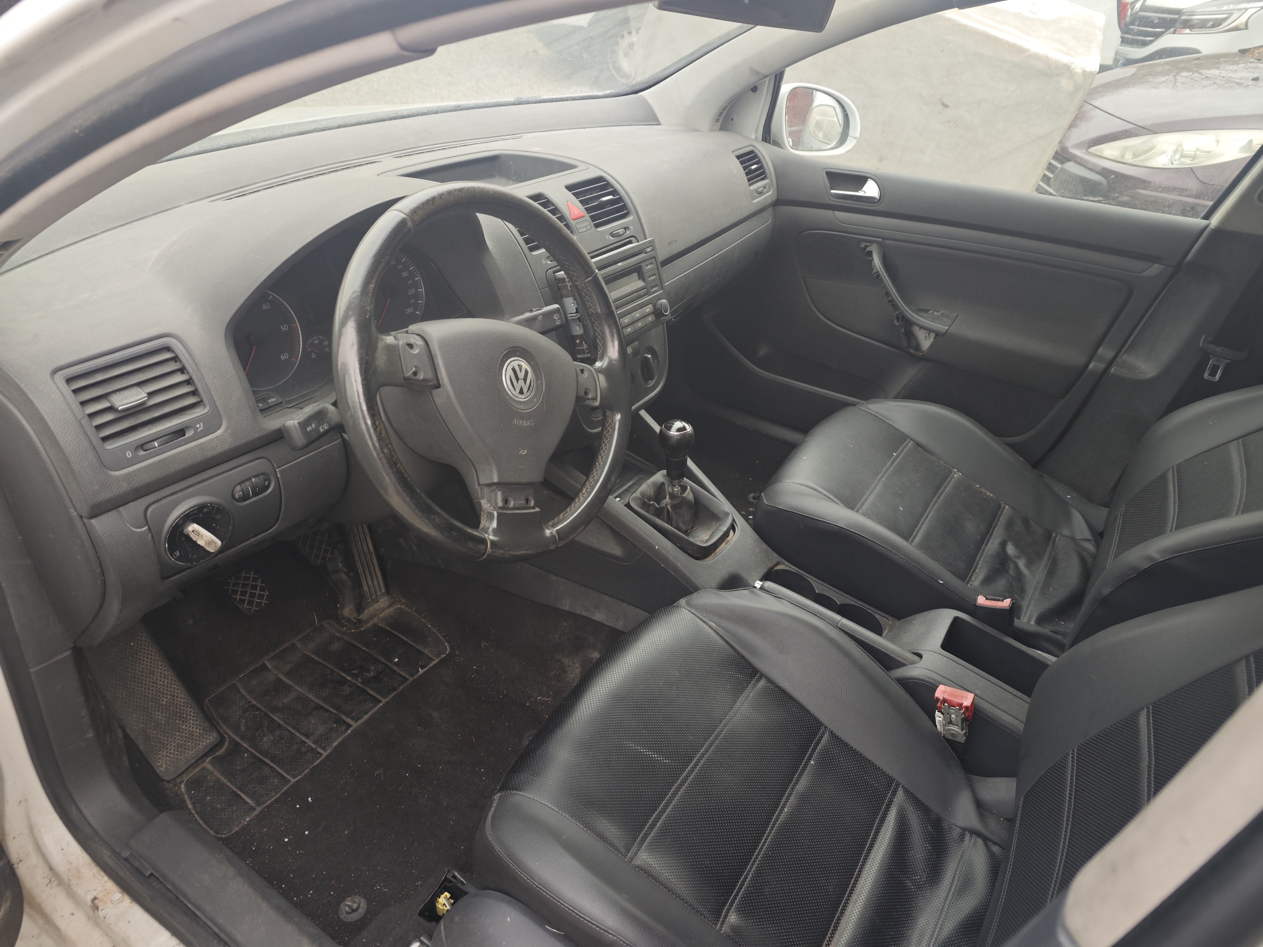 Volkswagen Golf VI 1.6 TDI FAP 105 CONFORTLINE BUSINESS 5P