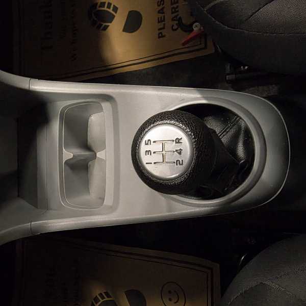 Nissan Pixo 1.0i