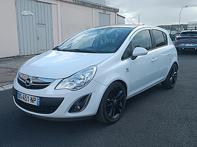 Opel Corsa V 1.3 ECOTEC DIESEL 95 BLACK EDITION 5P