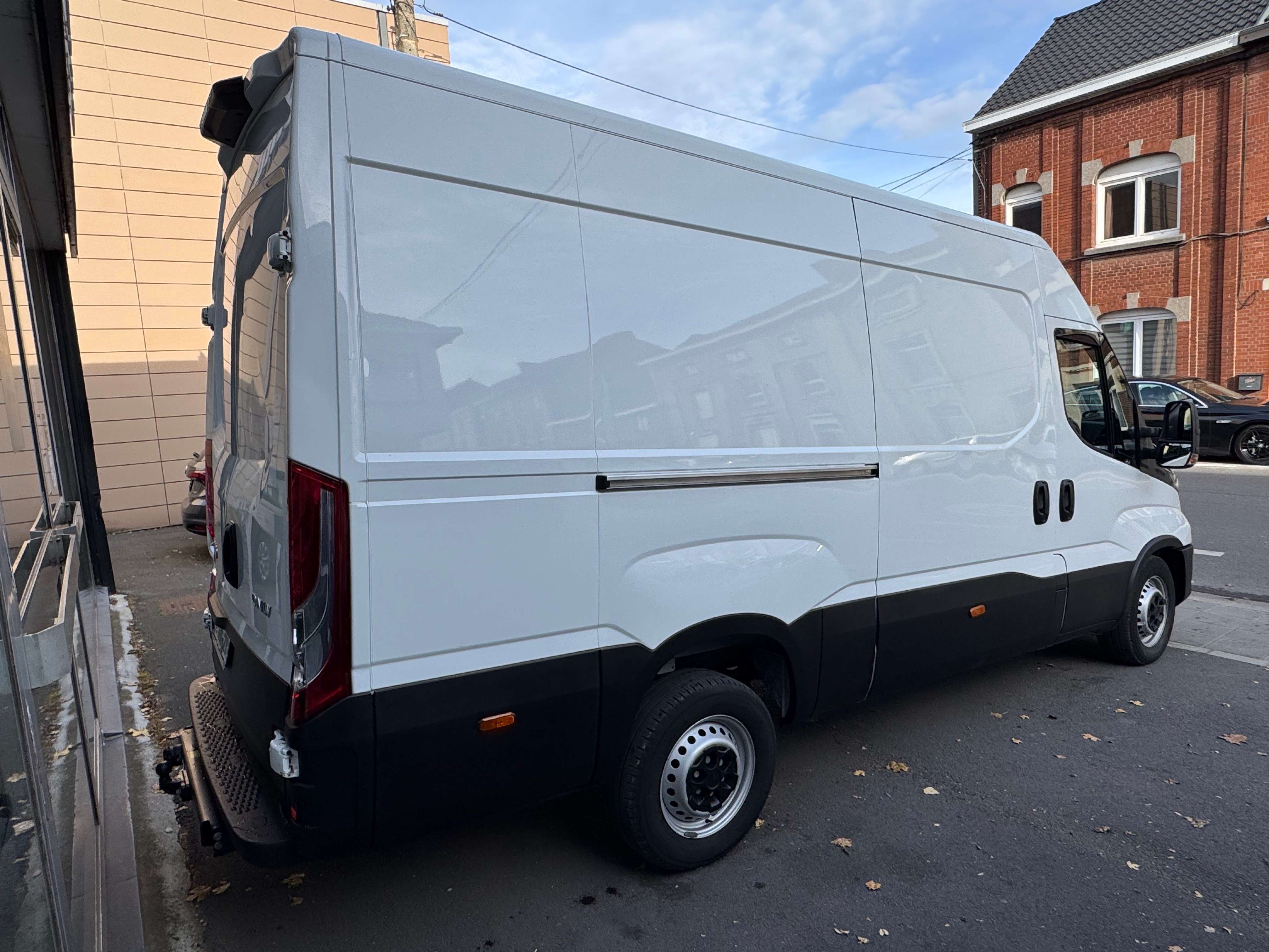 Iveco Daily 2.3 Turbo Airco Vitres Elect 3Places 35S14