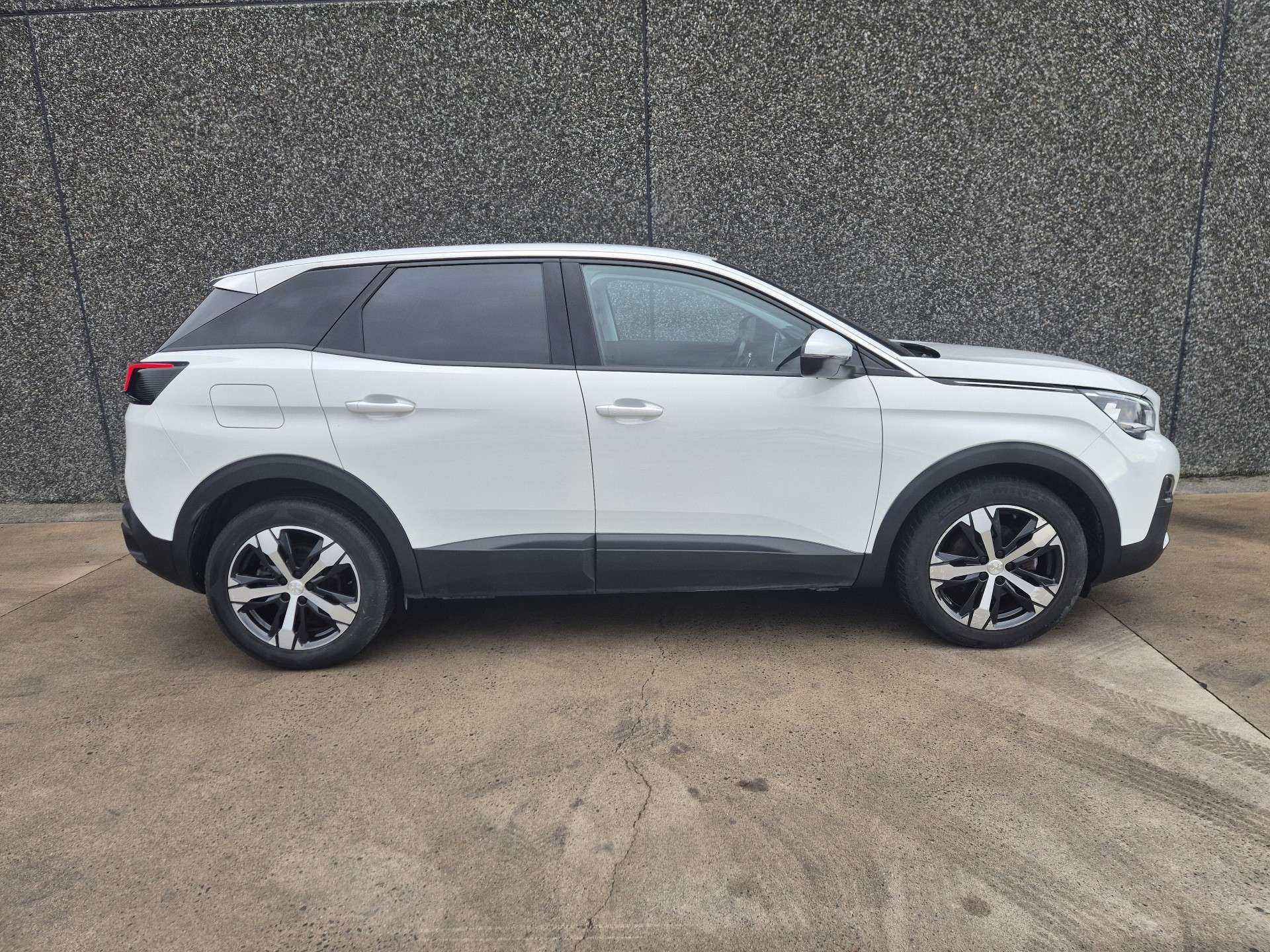 Peugeot 3008 1.5 BlueHDi Allure//CARPLAY//GPS//CLIM/GARANTIE