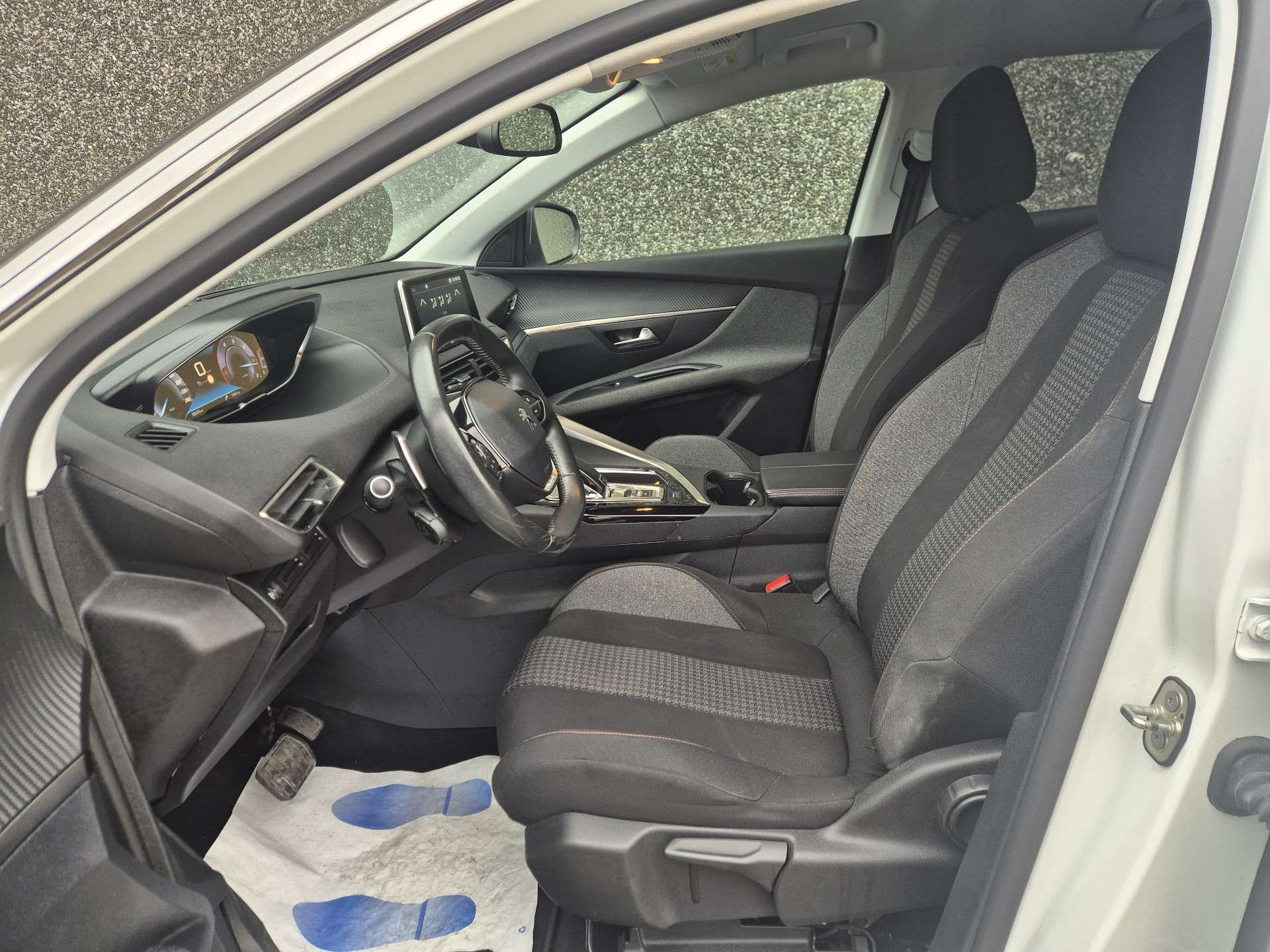 Peugeot 3008 1.5 BlueHDi Allure//CARPLAY//GPS//CLIM/GARANTIE