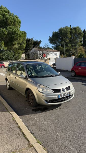 Renault Grand Scenic II (2) 2.0 DCI 150 FAP EXCEPTION 7PL