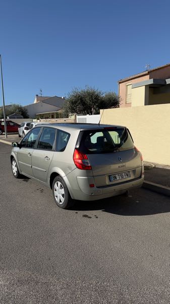 Renault Grand Scenic II (2) 2.0 DCI 150 FAP EXCEPTION 7PL