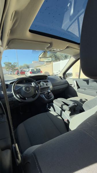 Renault Grand Scenic II (2) 2.0 DCI 150 FAP EXCEPTION 7PL
