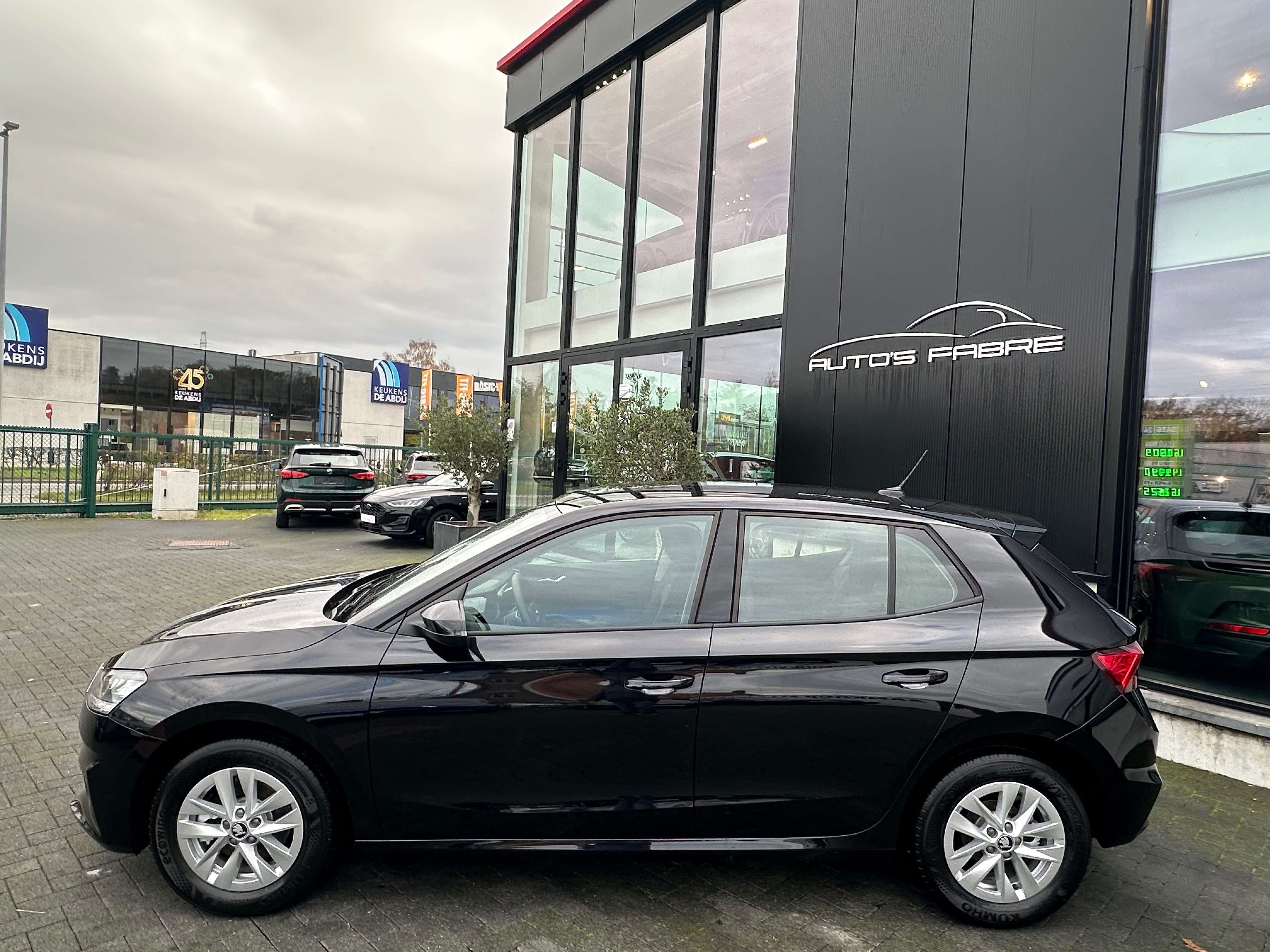 Skoda Fabia 1.0i  DSG  130years Camera GPS Verw zetels NIEUW