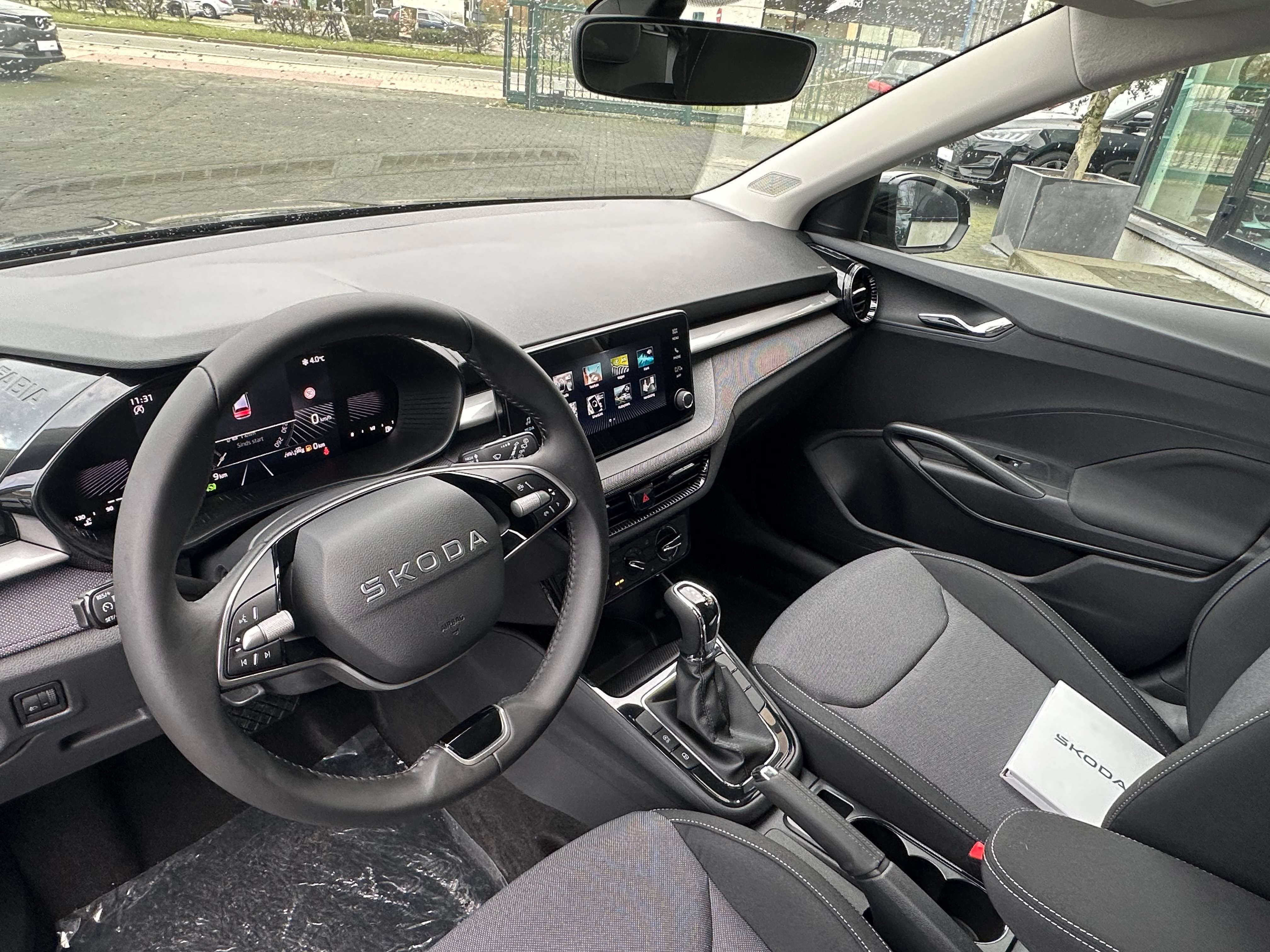 Skoda Fabia 1.0i  DSG  130years Camera GPS Verw zetels NIEUW