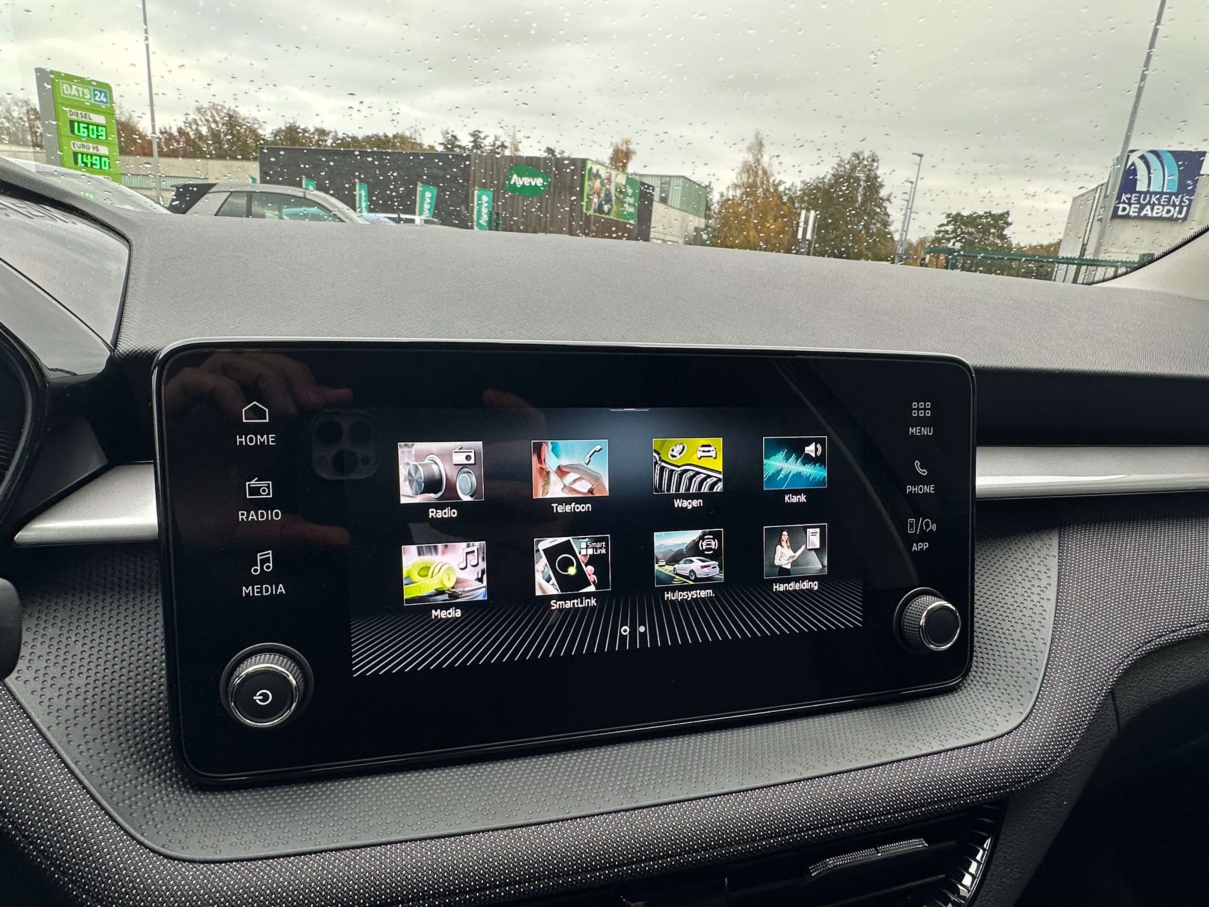 Skoda Fabia 1.0i  DSG  130years Camera GPS Verw zetels NIEUW